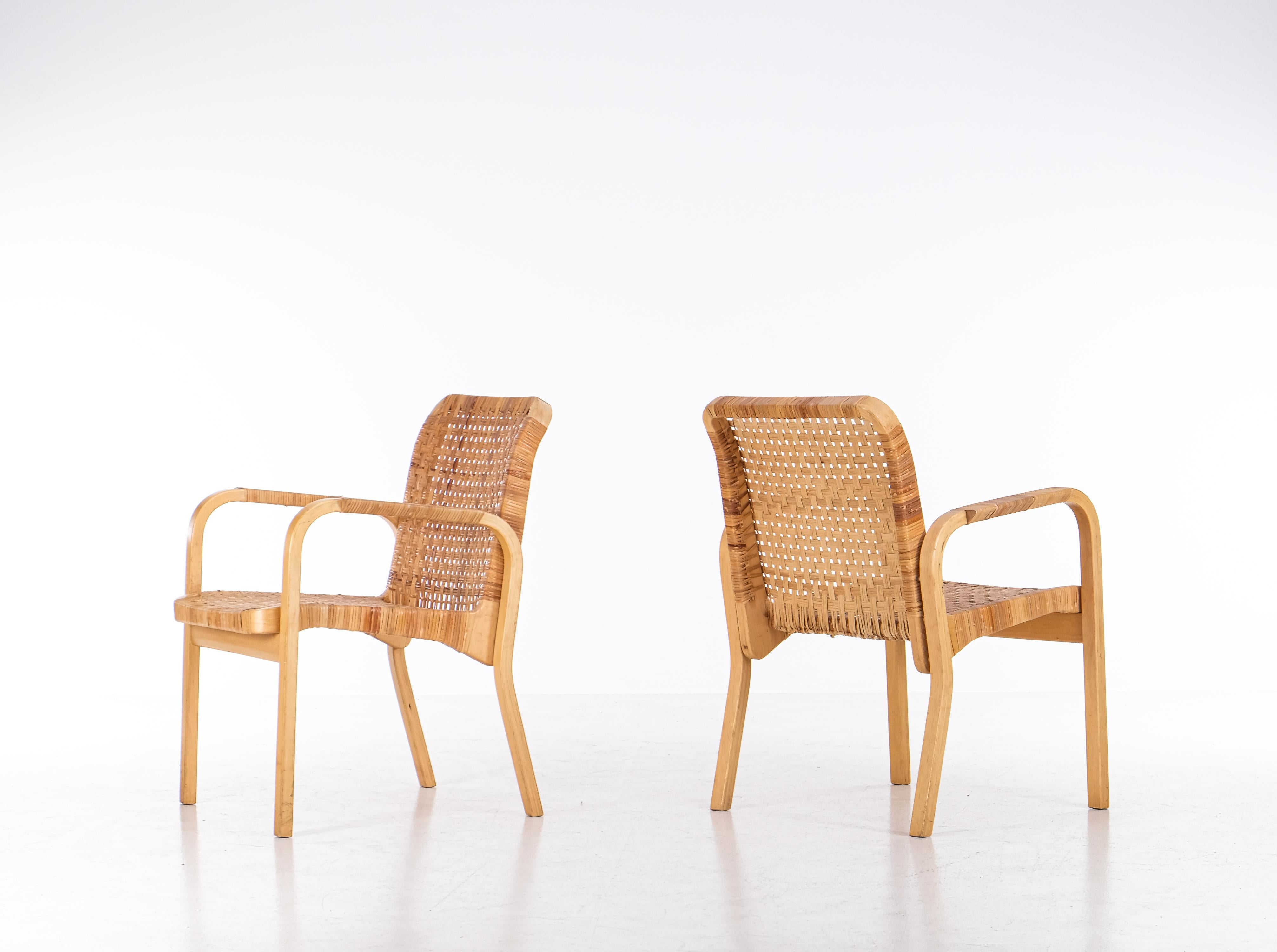 Produced during the 1970s by Artek, Finland. 
Good vintage condition with signs of patina and usage.