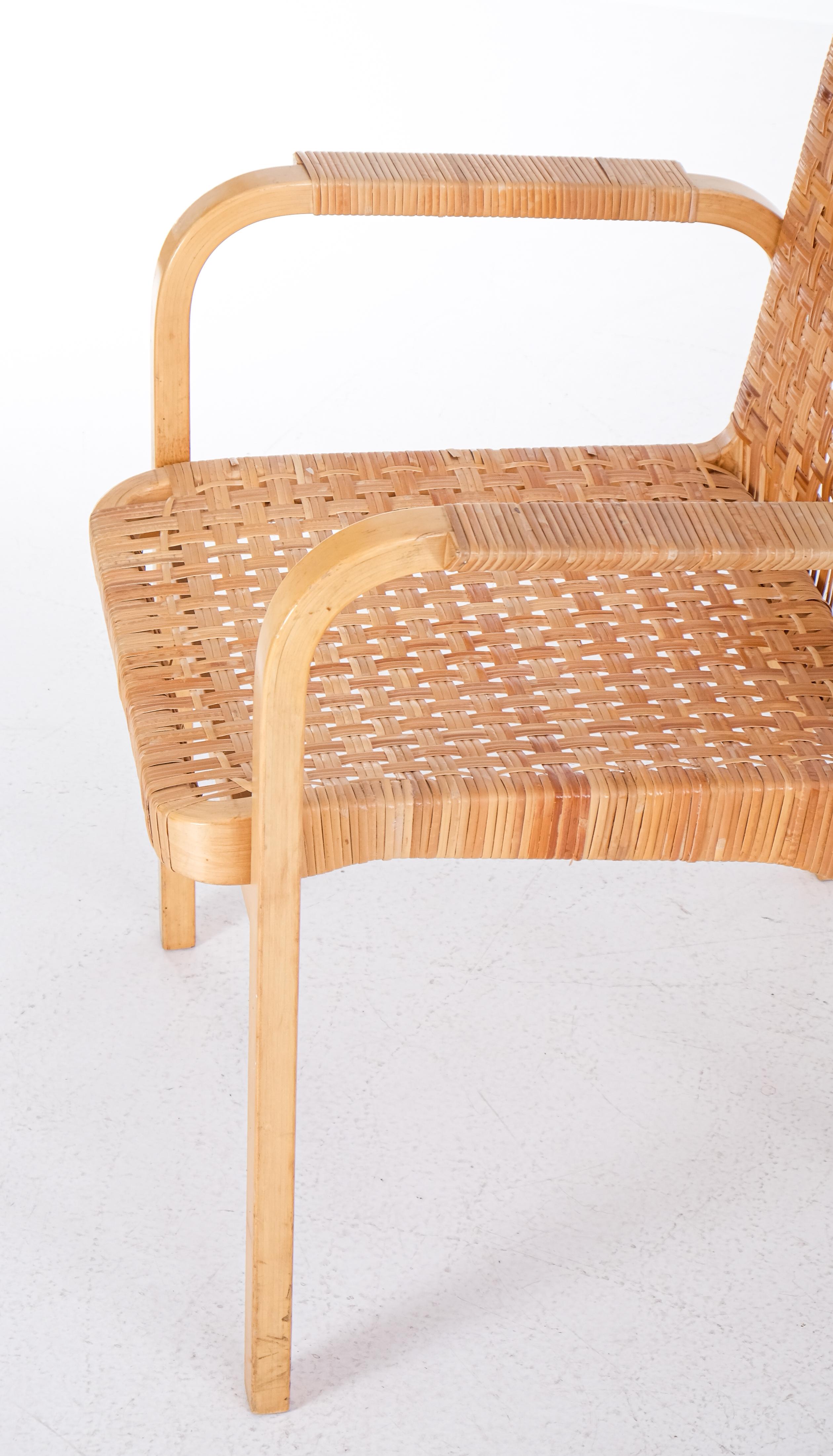 Ein Paar Alvar Aalto-Sessel 45, hergestellt von Artek, 1970er Jahre (Skandinavische Moderne) im Angebot
