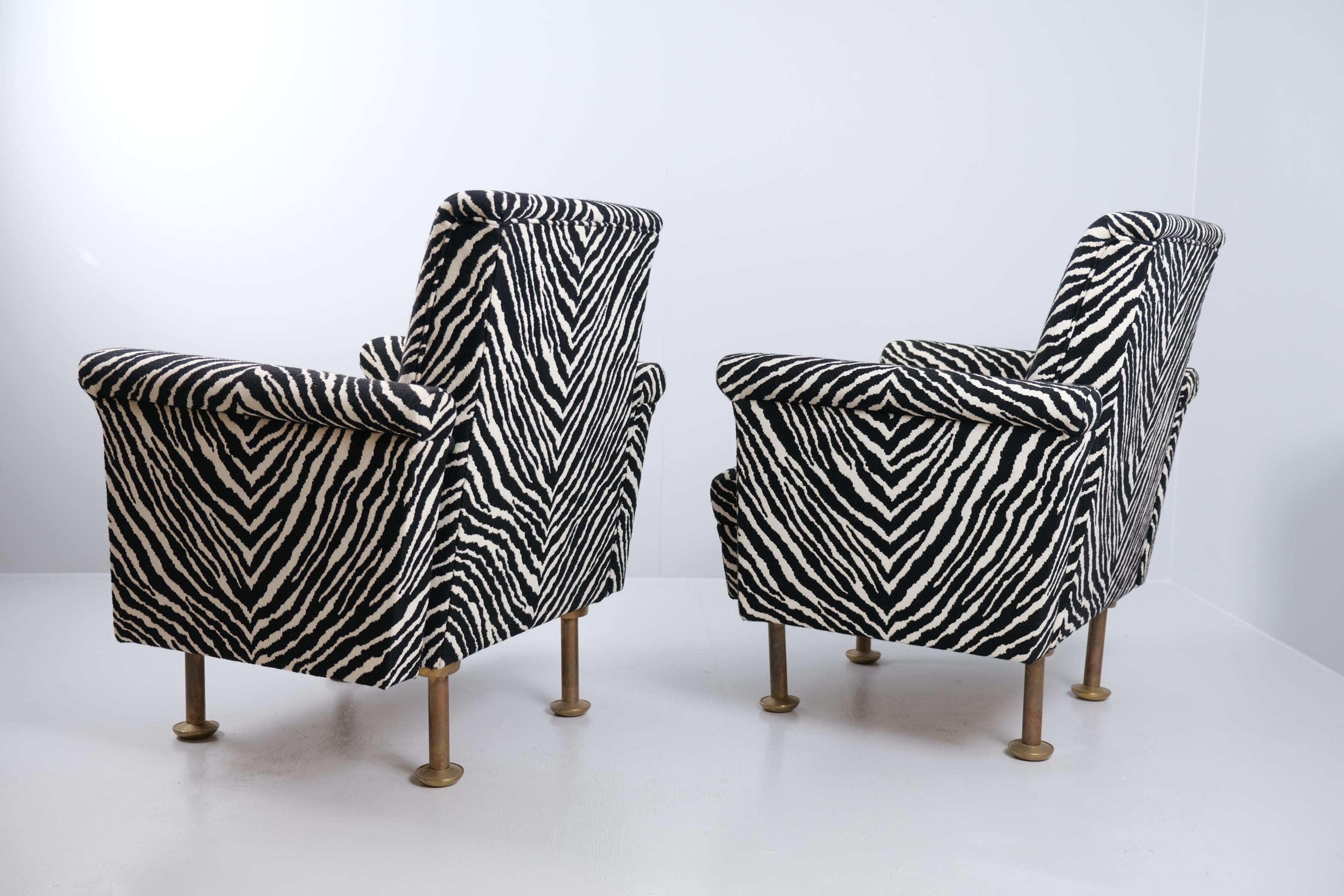 Coppia di poltrone su commissione di Alvar Aalto, Enso Gutzeit, Zebra e ottone, 1962 In condizioni buone in vendita a Helsinki, FI
