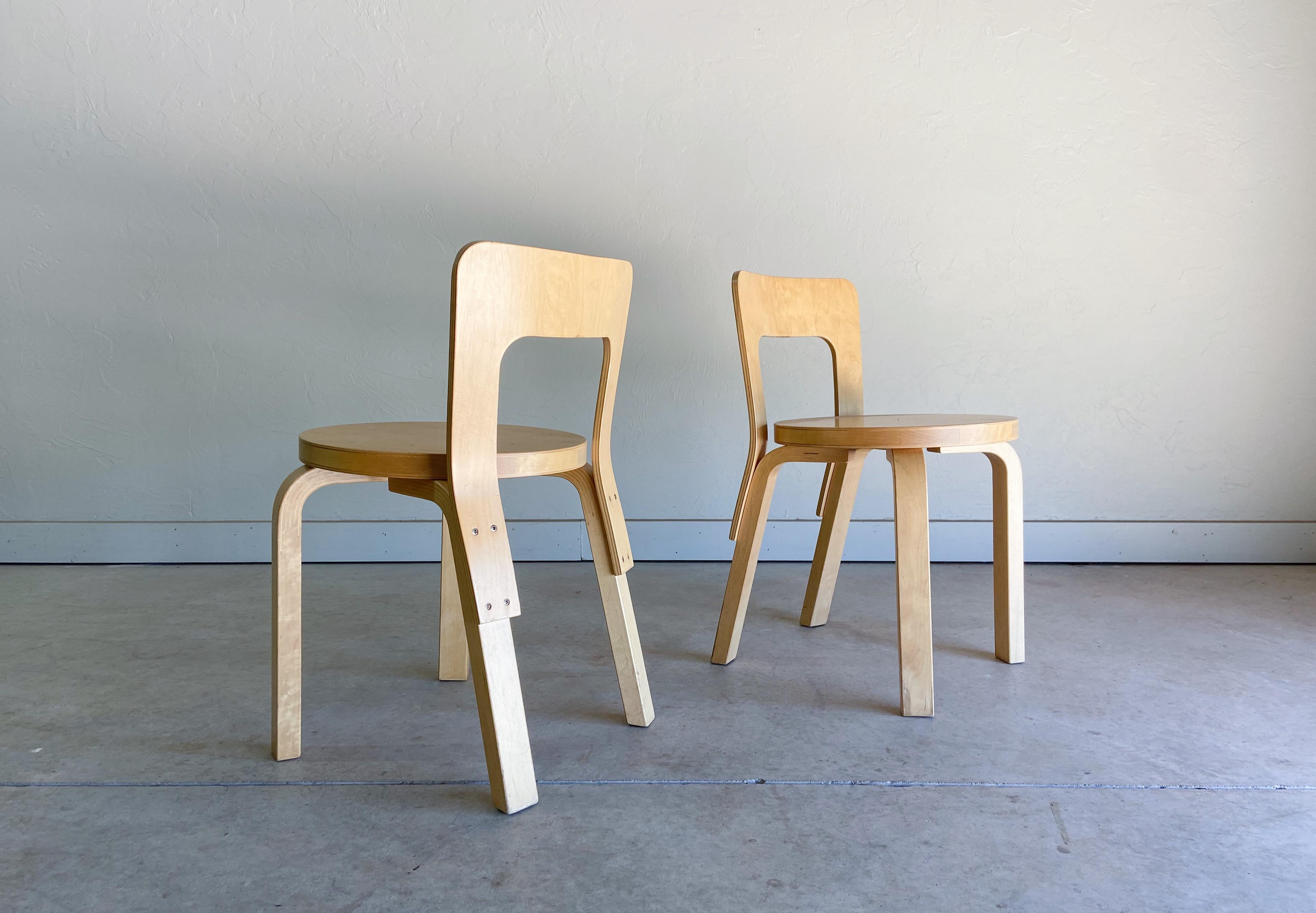 Mid-Century Modern Paire de chaises d'enfant en bois cintré Alvar Aalto pour Artek N65  en vente