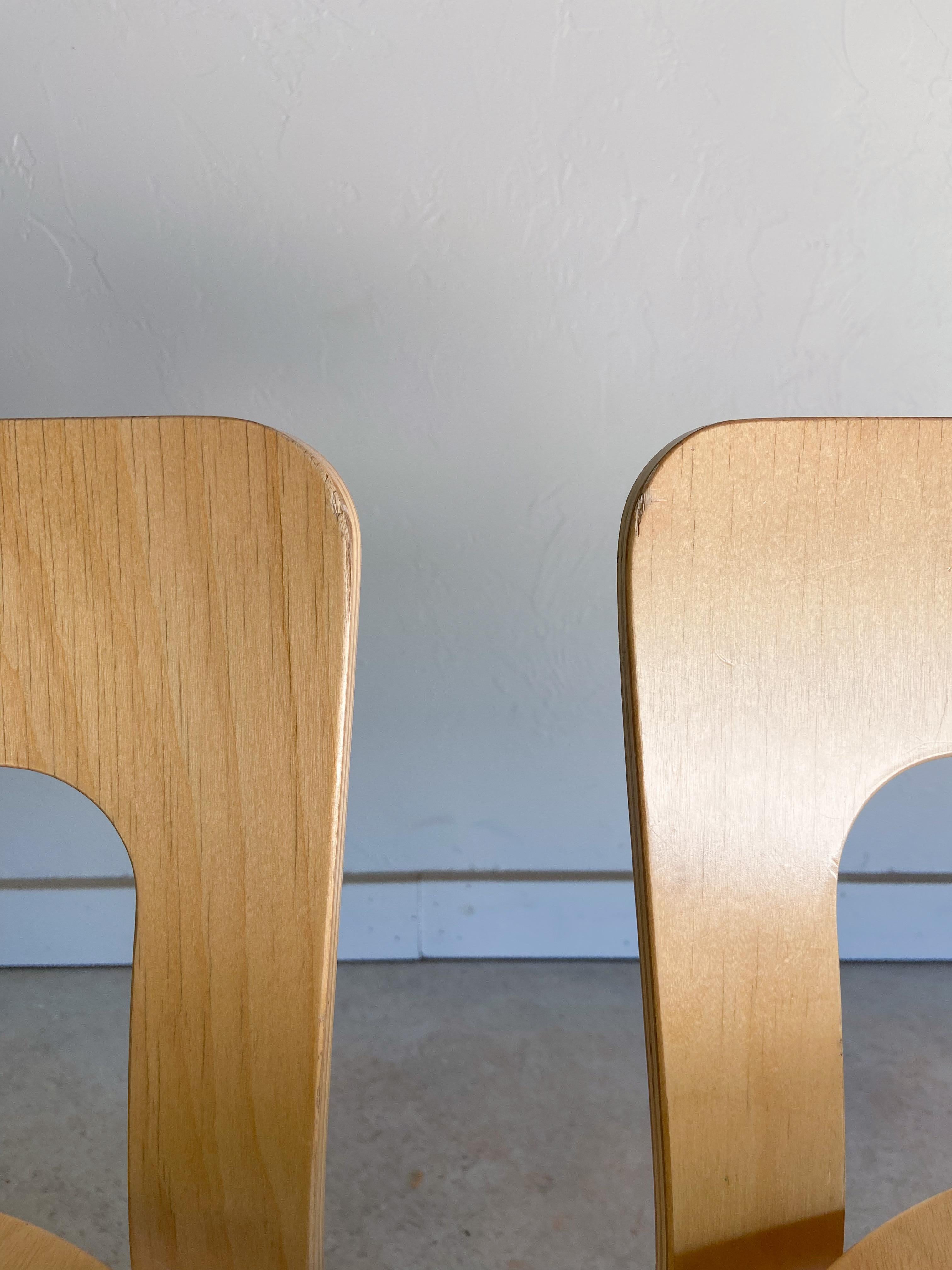 Bouleau Paire de chaises d'enfant en bois cintré Alvar Aalto pour Artek N65  en vente