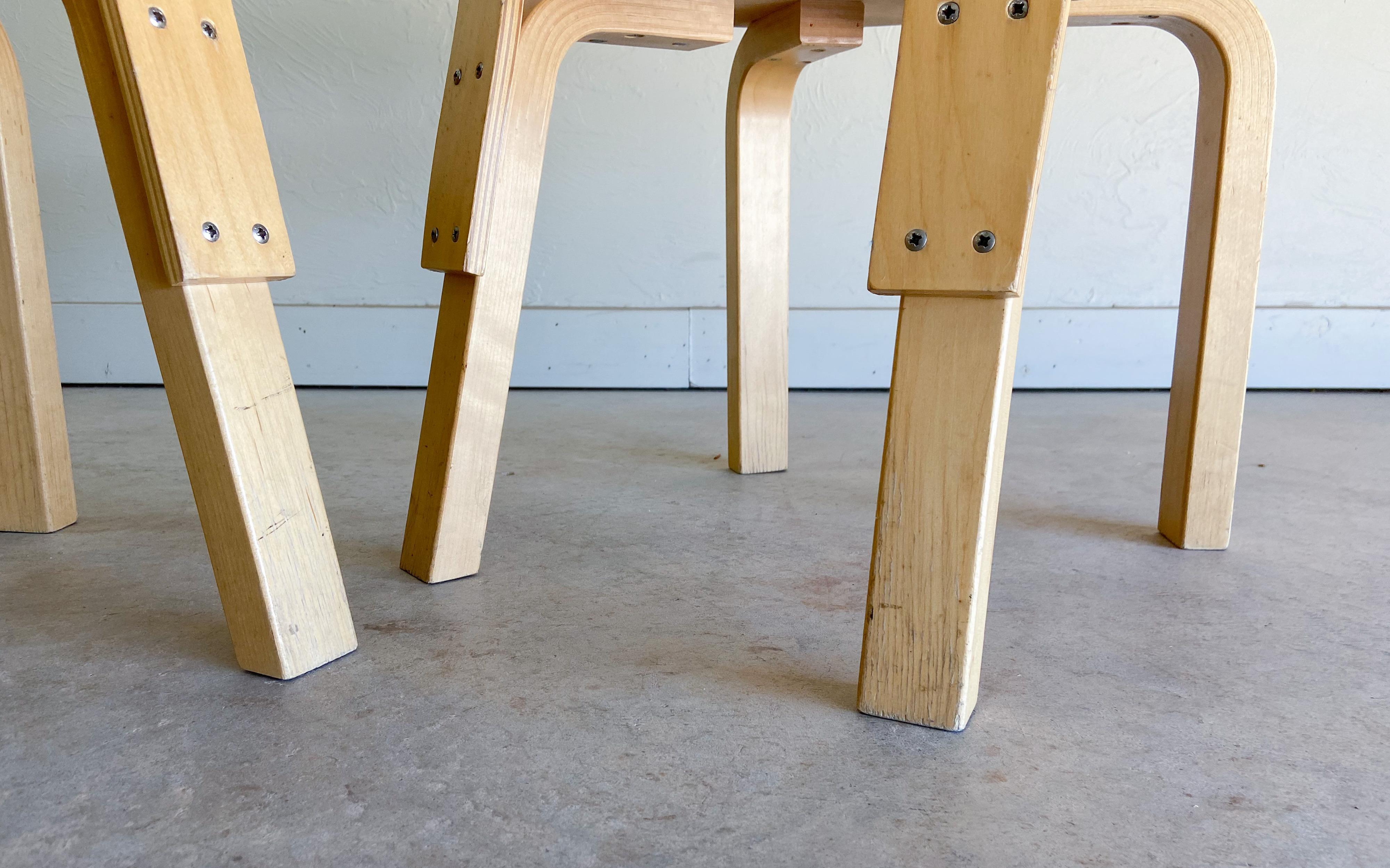 Paar Kinderstühle aus Bugholz N65 von Alvar Aalto für Artek im Angebot 2