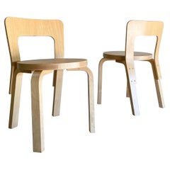 Coppia di sedie per bambini in legno curvato Alvar Aalto per Artek N65