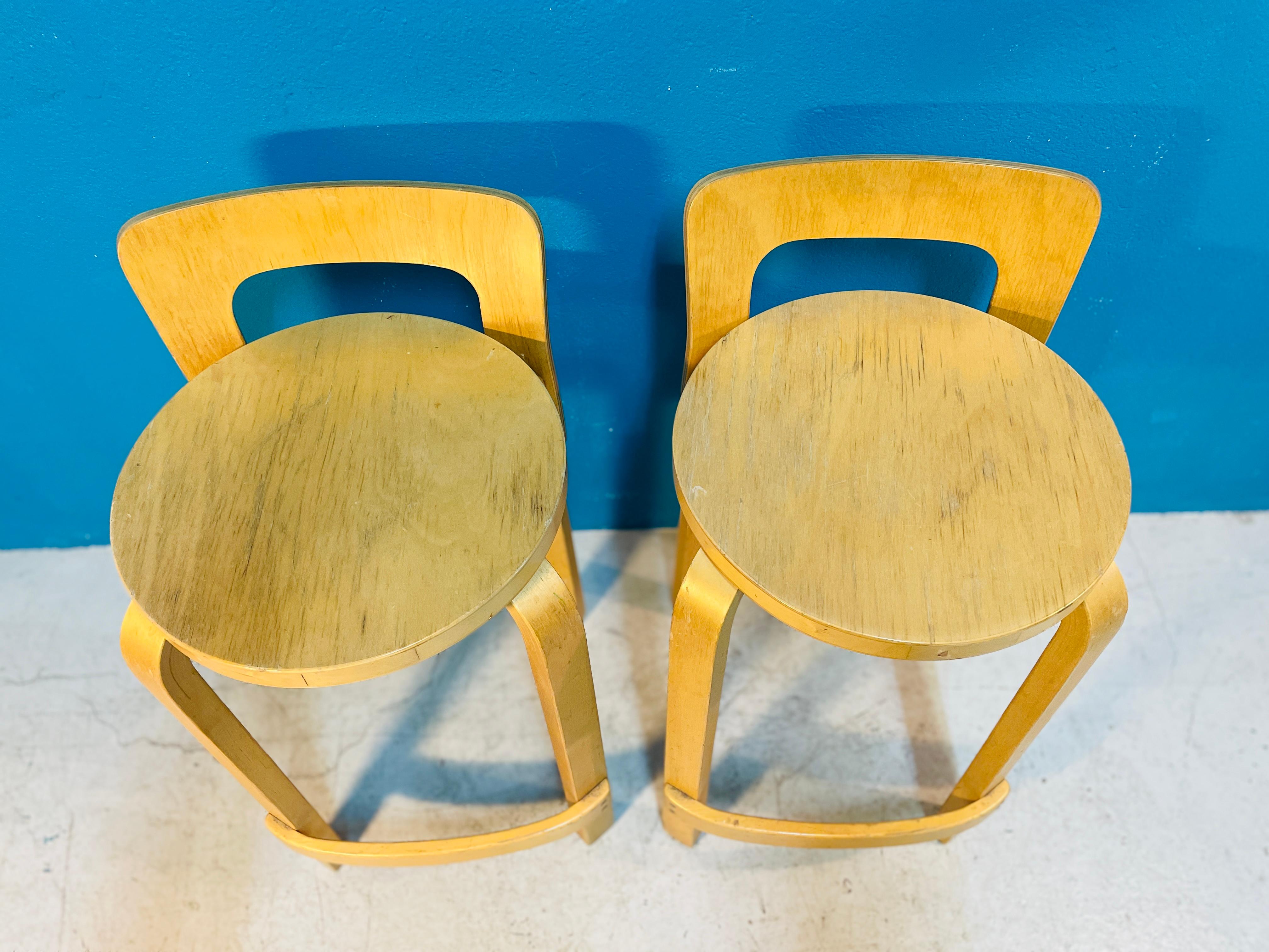 Pair of Alvar Aalto k65 High Chairs for Artek Finland In Fair Condition In Turku, FI