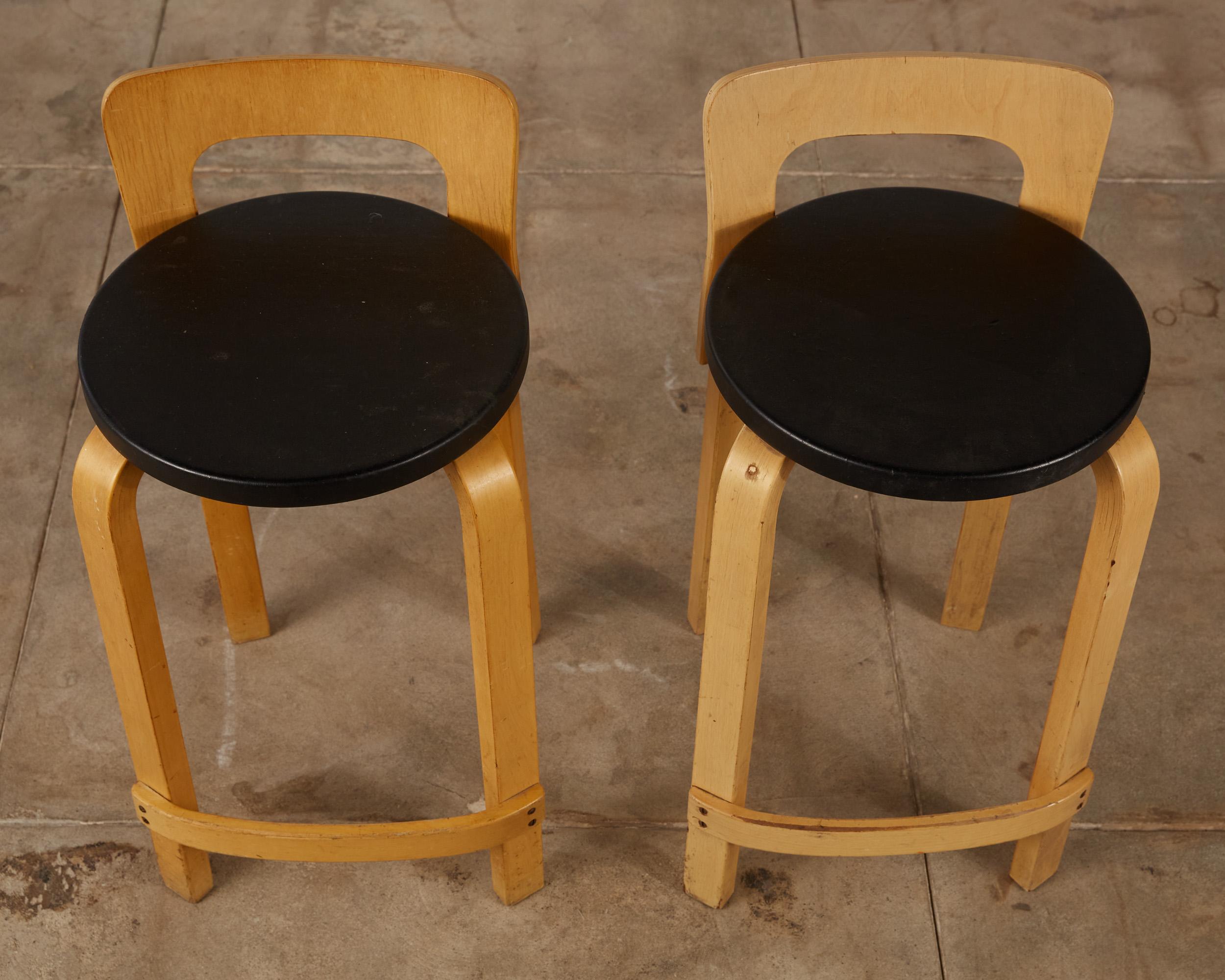 Pair of Alvar Aalto K65 High Chairs for Artek In Good Condition In Los Angeles, CA
