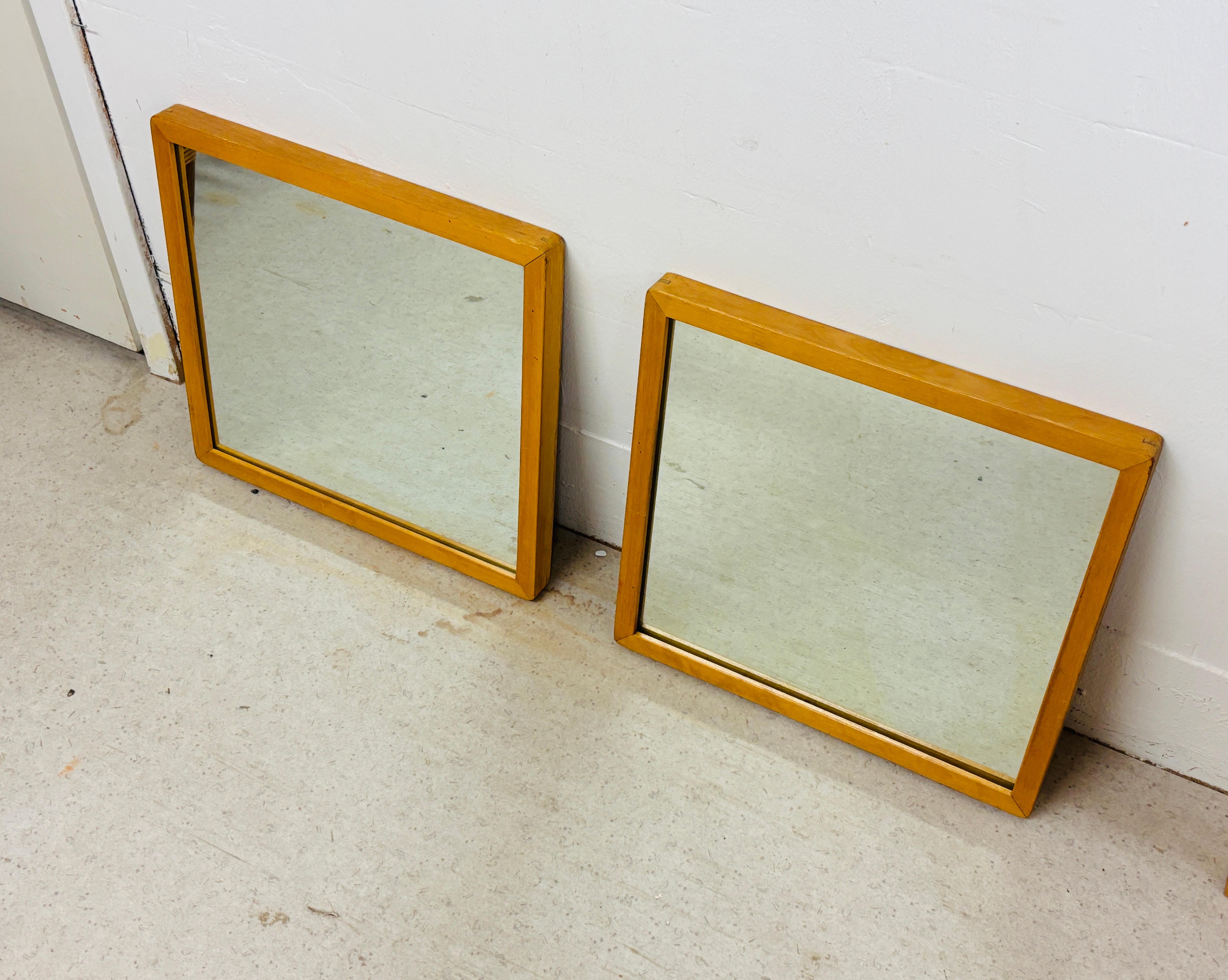 Coppia di piccoli specchi di Alvar Aalto degli anni '50, Aalto+Aalto Finlandia in vendita 3