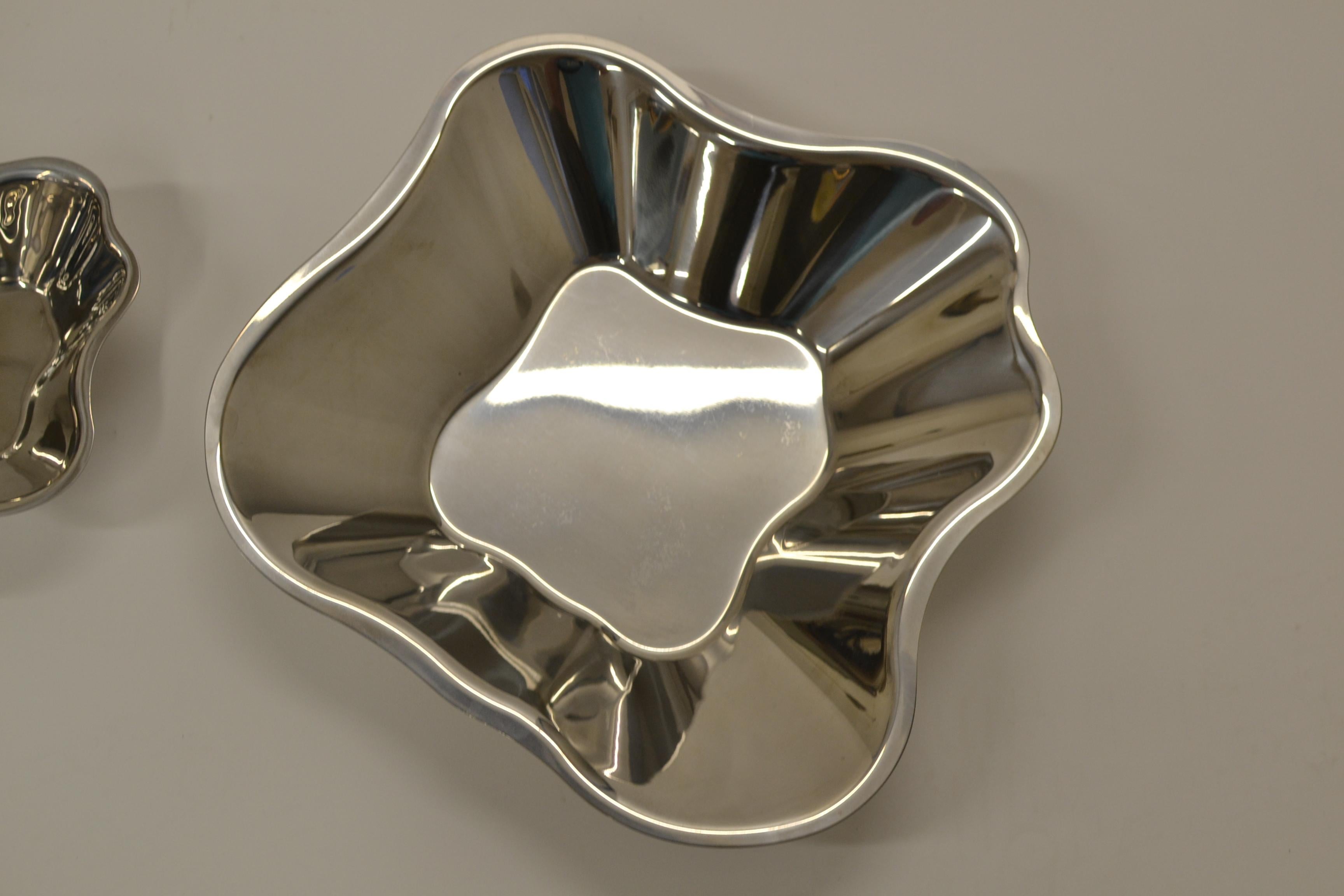 Acciaio inossidabile Coppia di ciotole in acciaio Alvar Aalto di Iittala Finlandia in vendita