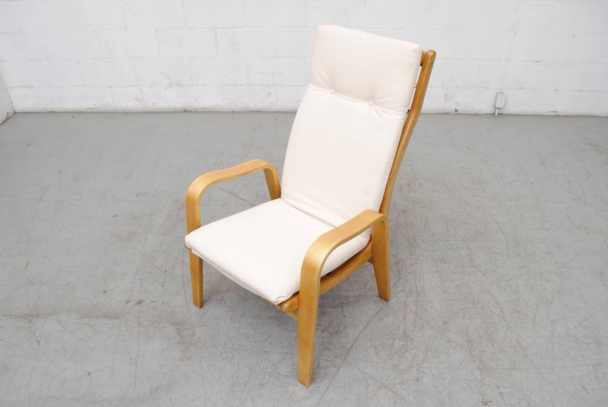 Birch Pair of Alvar Aalto Style Bent Plywood Lounge Chairs by Pastoe