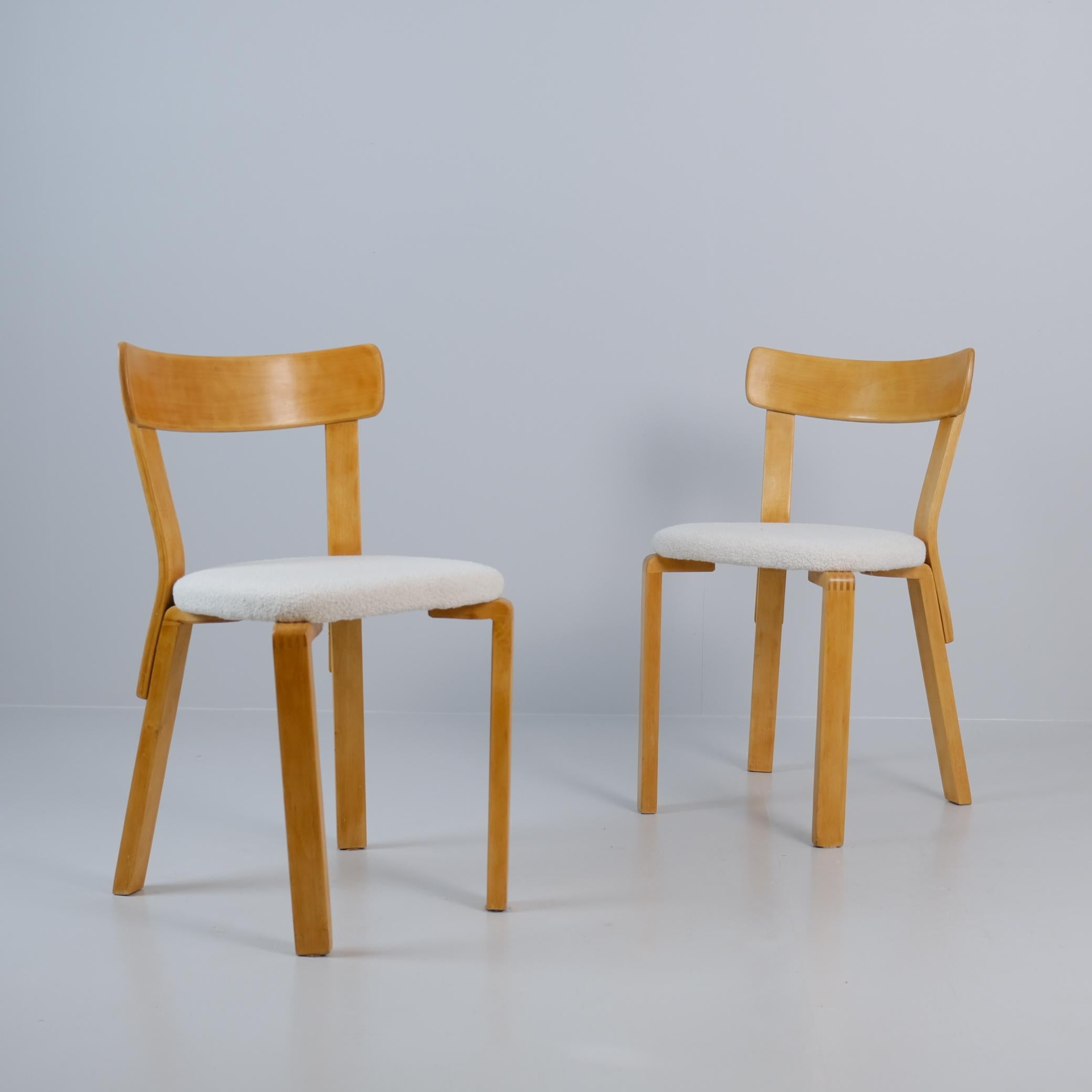Pair of Alvar Aalto War Time Chairs With Finger Joints Model 69, Artek 1940s For Sale 4