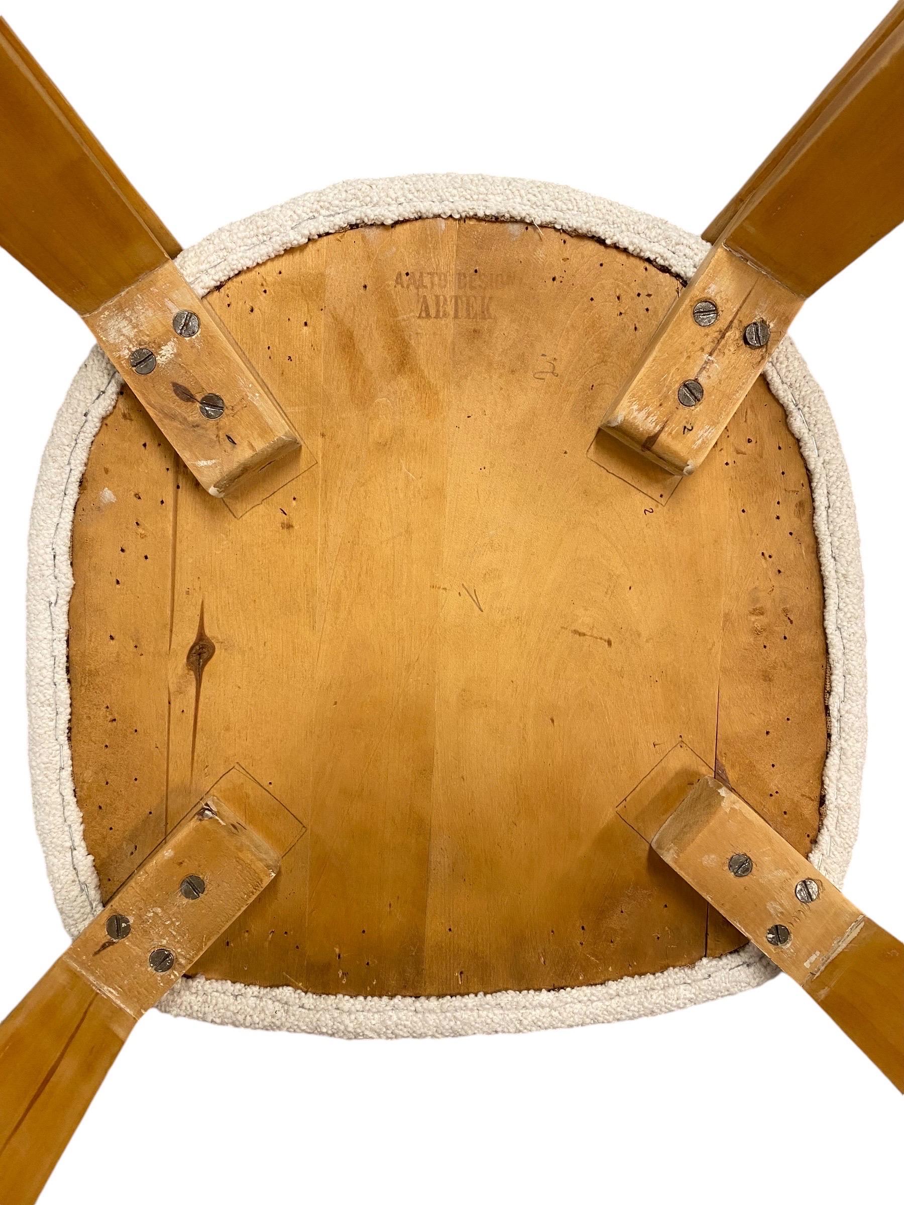 Paire de chaises d'Alvar Aalto de l'époque de la guerre avec joints à doigts Modèle 69, Artek, années 1940 en vente 6