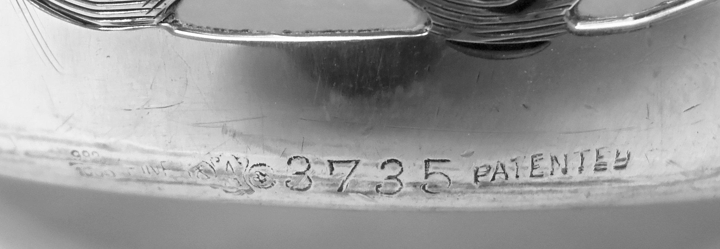 Paar Alvin Art Nouveau Weinrebe Silber Overlay Dekanter im Angebot 5