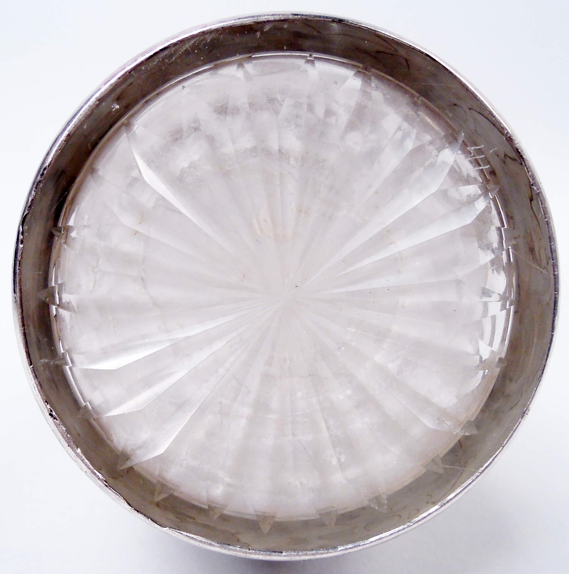 Paar Alvin Art Nouveau Weinrebe Silber Overlay Dekanter im Angebot 3