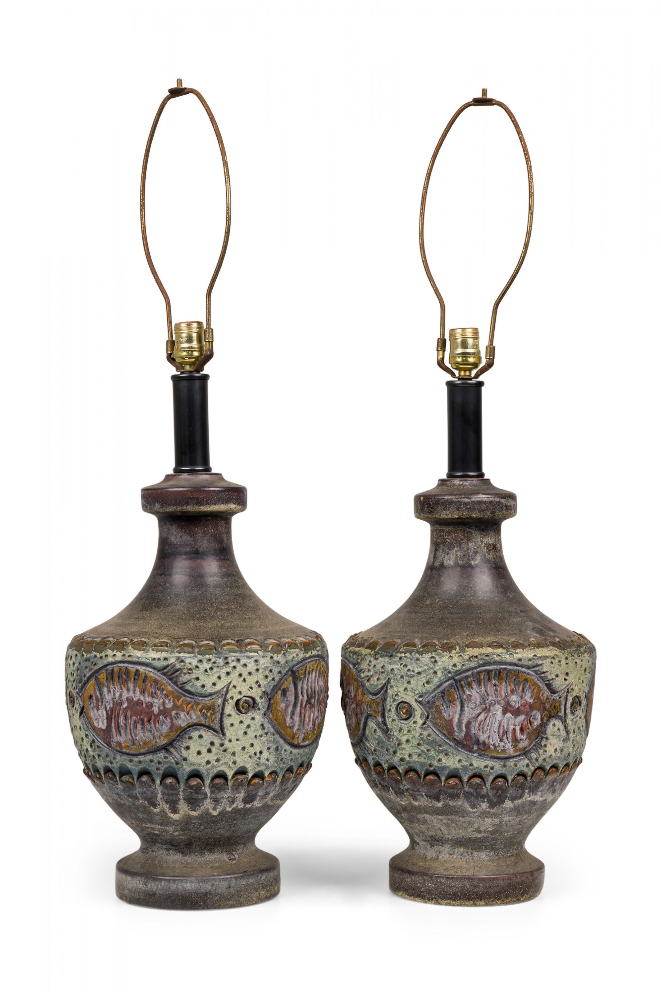 Pair of Alvino Bagni for Bitossi Italian Ceramic Fish Striped Table Lamps For Sale 4