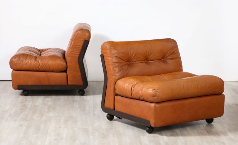 Italian Pair of 'Amanta' Leather Lounge Chairs by Mario Bellini for B&B Italia For Sale