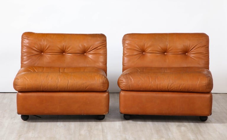 Pair of 'Amanta' Leather Lounge Chairs by Mario Bellini for B&B Italia For Sale 1