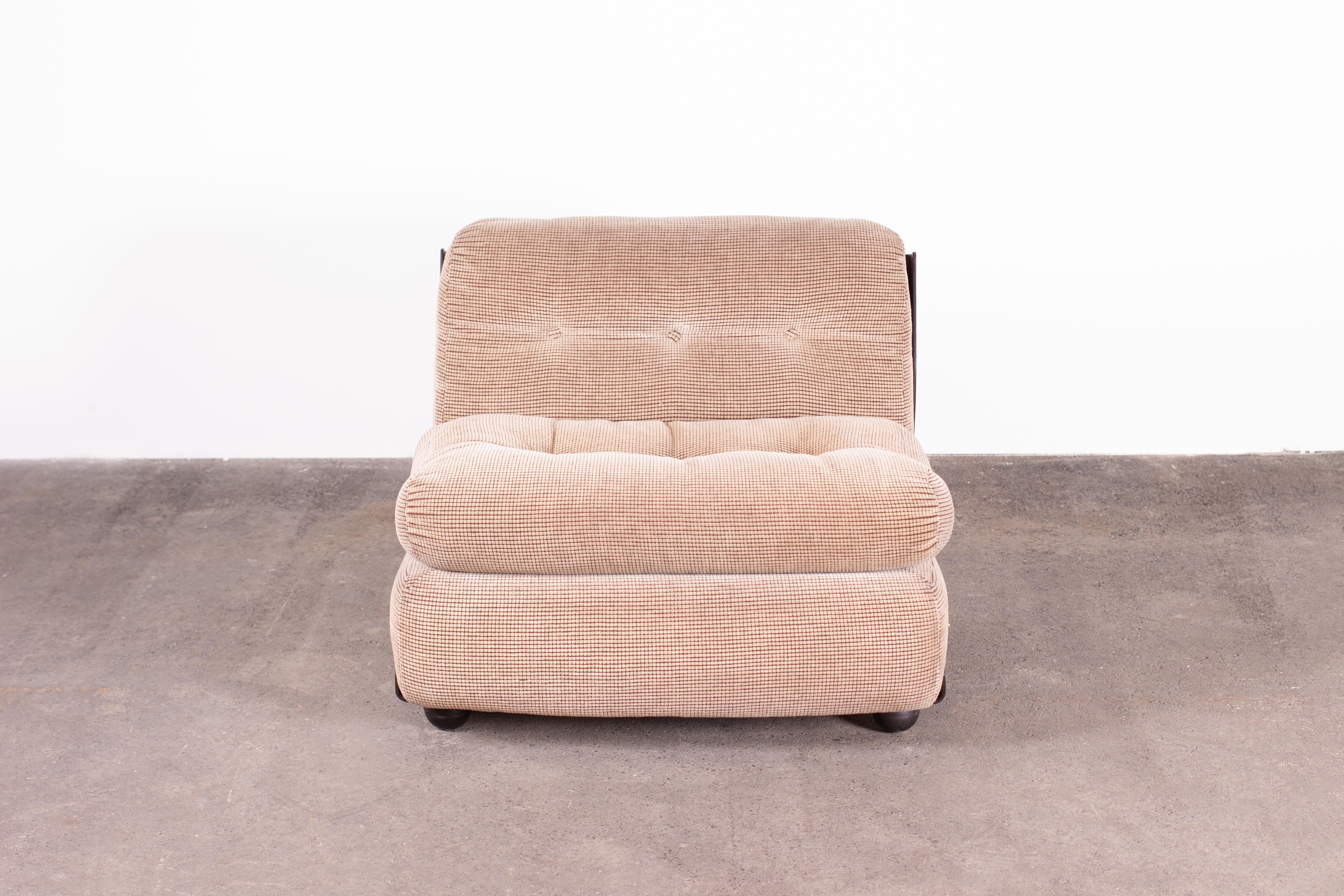 Italian Pair of Amanta Lounges by Mario Bellini for B&B Italia in Original Upholstery