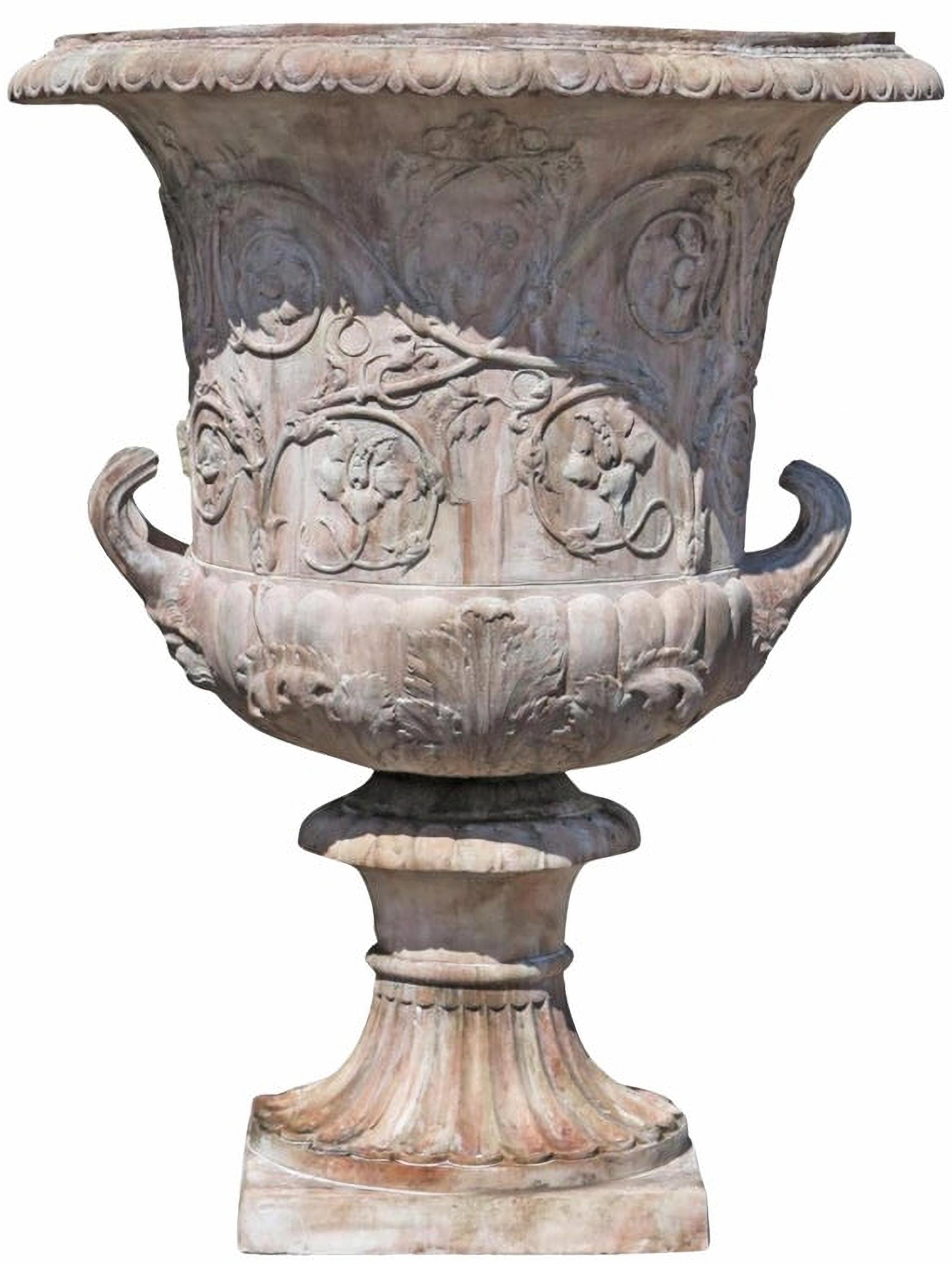 Pair of Amazing Capitoline Vase of Piranesi Bell, Early 20th Century In Good Condition In Madrid, ES