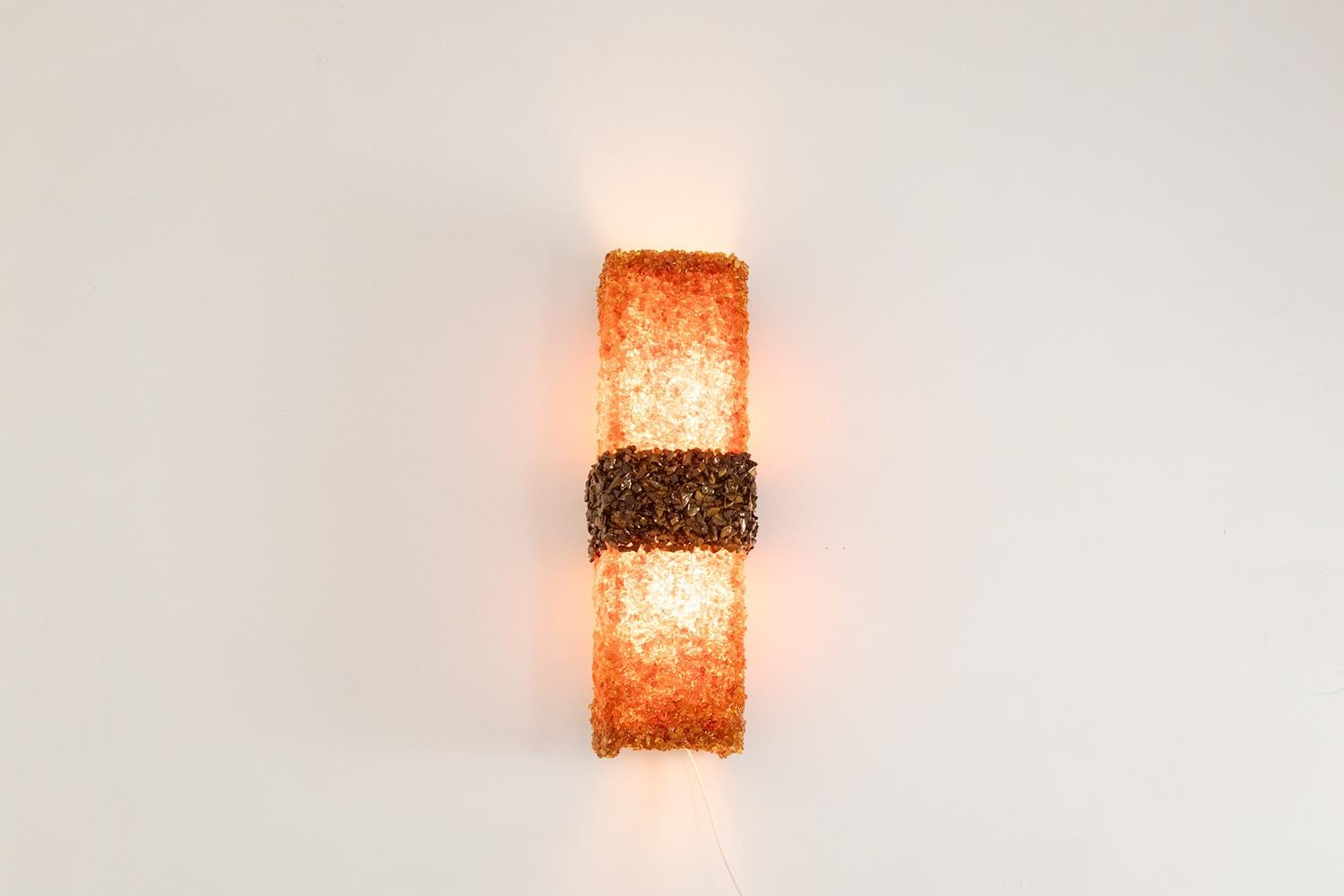 Pair of sconces “Honey” in amazonite and amber, rectangular in shape, amazonite in the central part.

Contemporary work by a French artist.

Dimensions: H 44 x W 15 x D 10 cm

Reference: LS60032086G