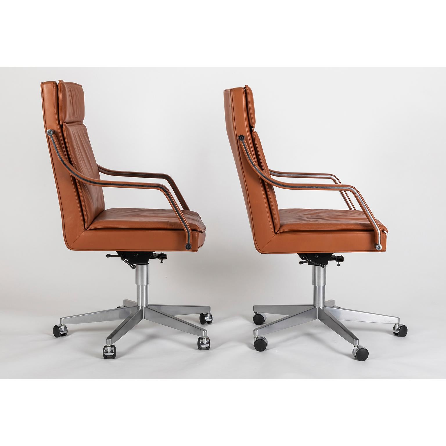 Dutch Pair of Ambassador Office Chairs by Geoffrey Hartcourt for Artifort For Sale