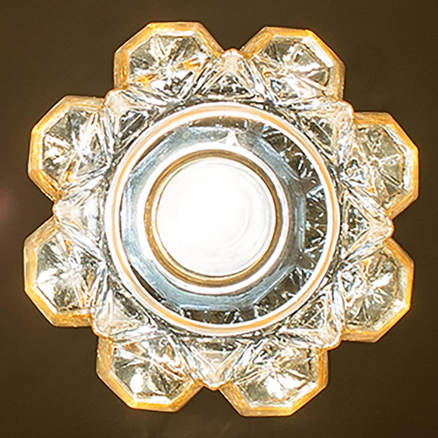 Paire de pendentifs en verre ambré et or par Helena Tynell, 1960 en vente 7