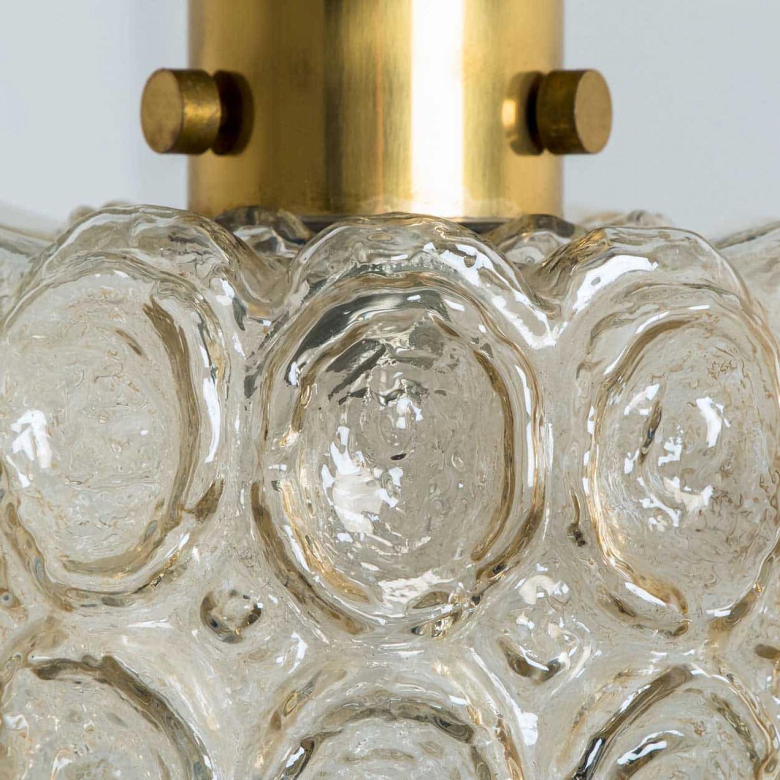 Paire de pendentifs en verre ambré et or dans le style d'Helena Tynell, 1960 en vente 3