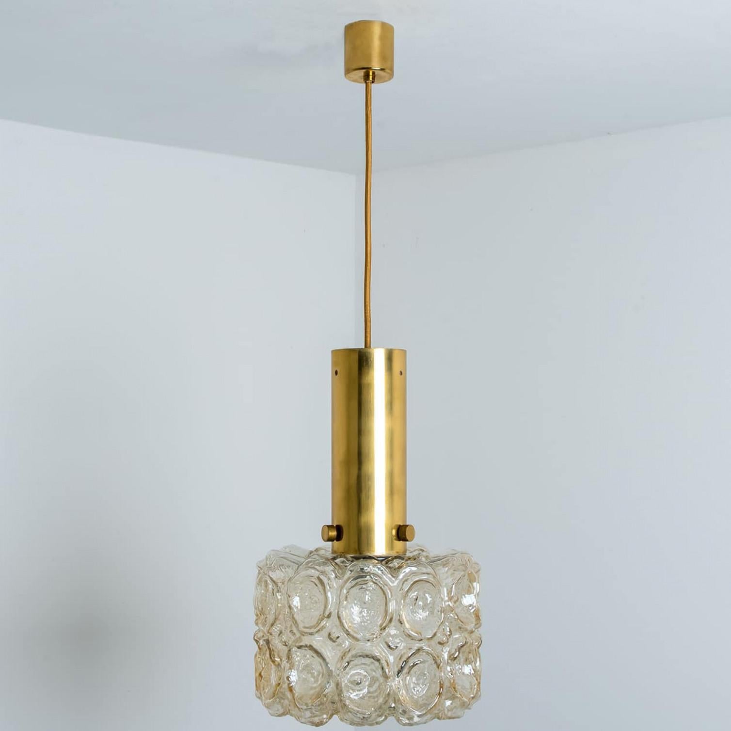 Pareja de colgantes de vidrio ámbar dorado al estilo de Helena Tynell, 1960 en venta 5