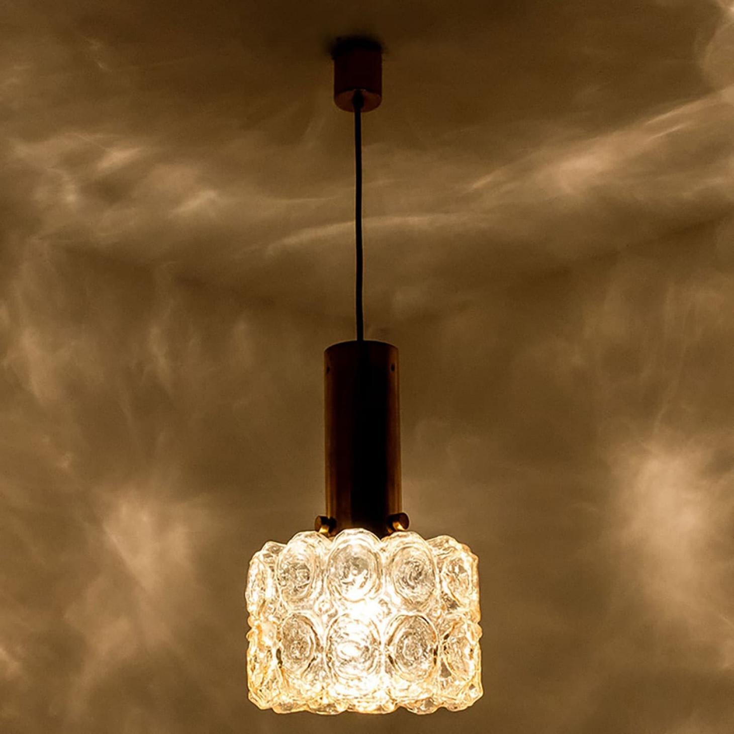 20ième siècle Paire de pendentifs en verre ambré et or dans le style d'Helena Tynell, 1960 en vente