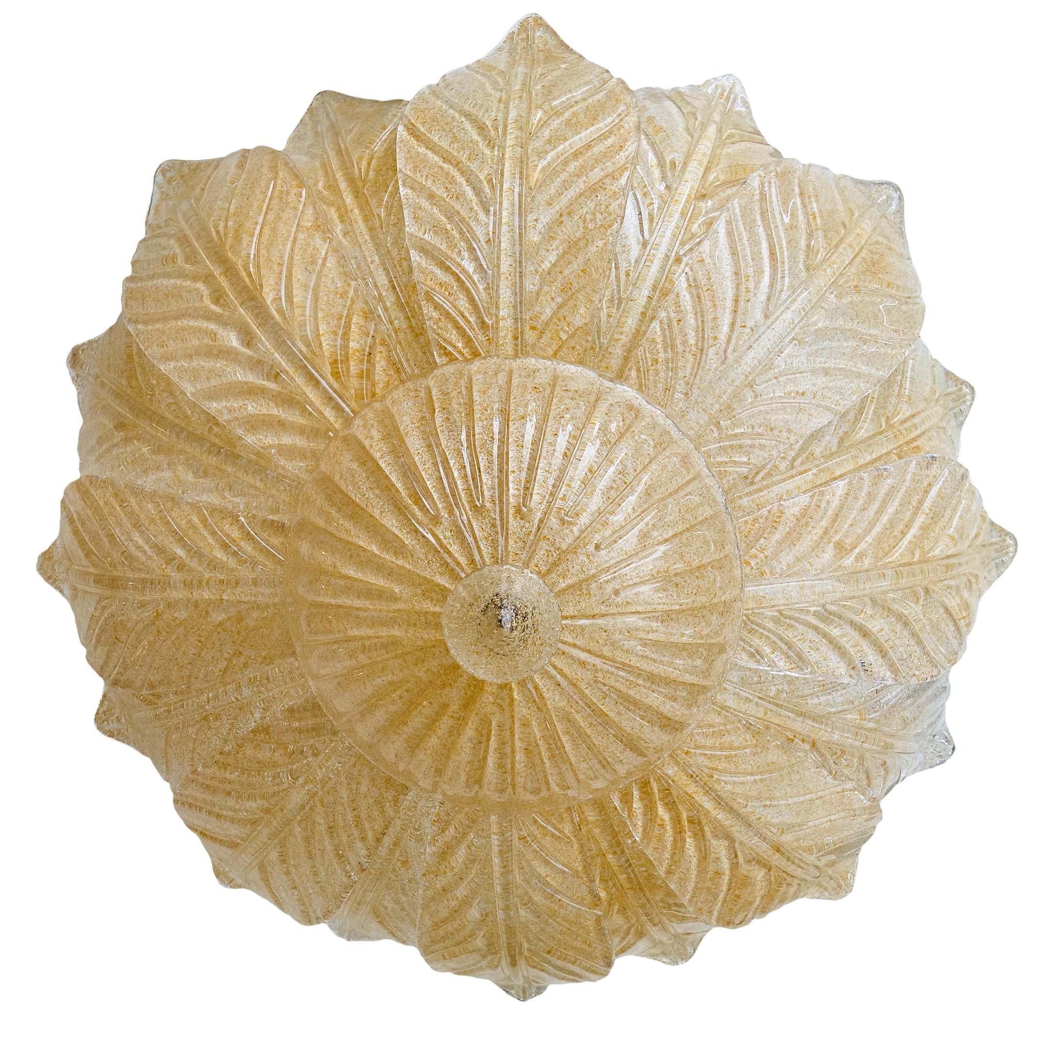 Paire de luminaires de Murano en or ambré, vendus individuellement en vente 3