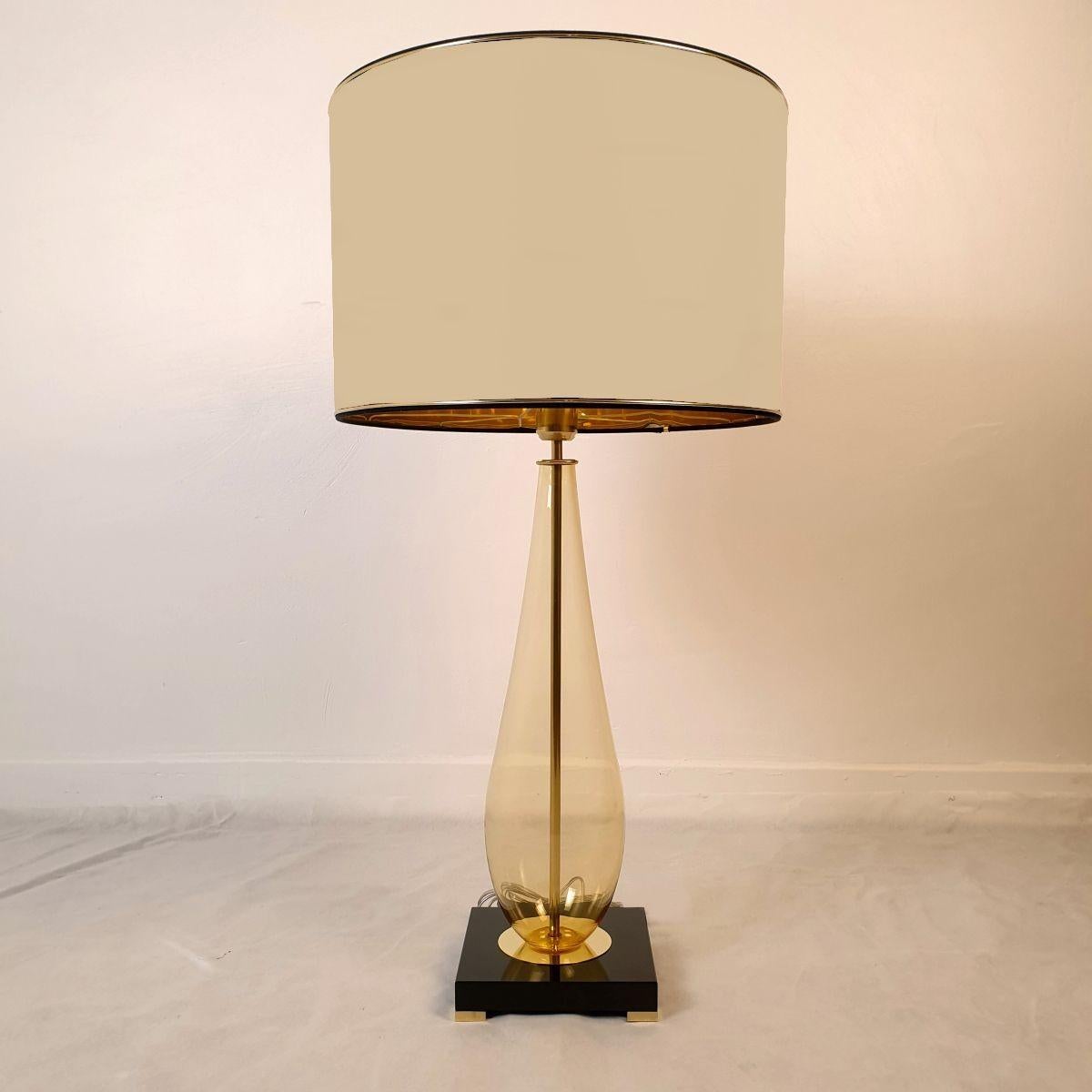 Late 20th Century Pair of Amber Murano glass Lamps For Sale