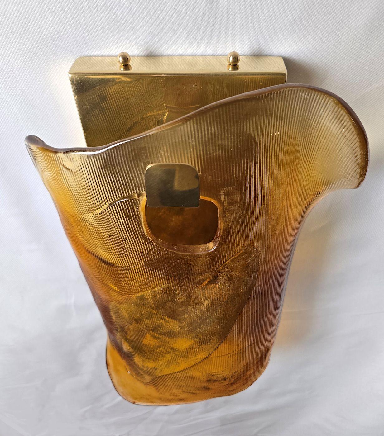 Pareja de apliques modernos de mediados de siglo de cristal de Murano color ámbar finales del siglo XX en venta