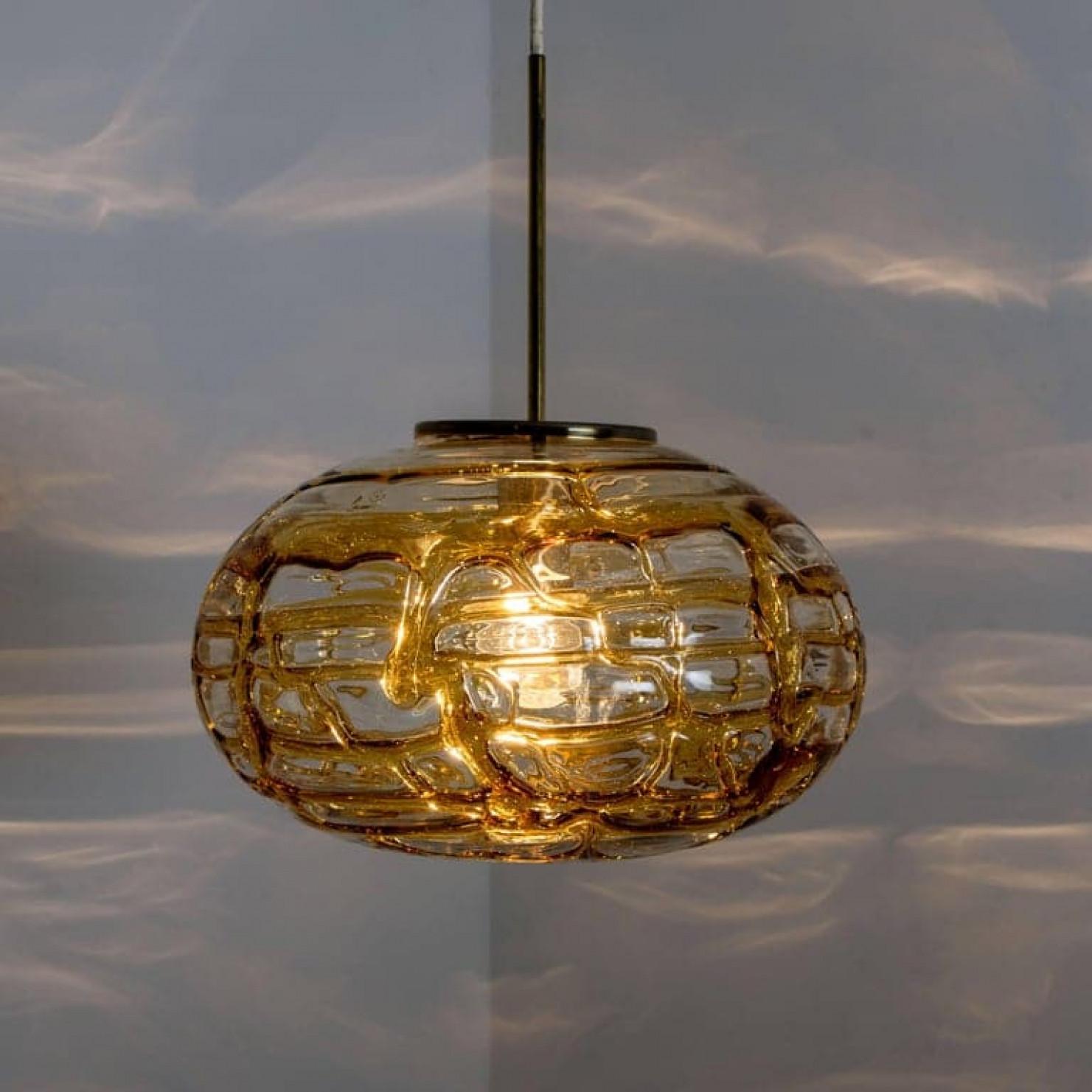 Paar Pendelleuchten aus bernsteinfarbenem Murano-Glas, 1960er Jahre im Angebot 6