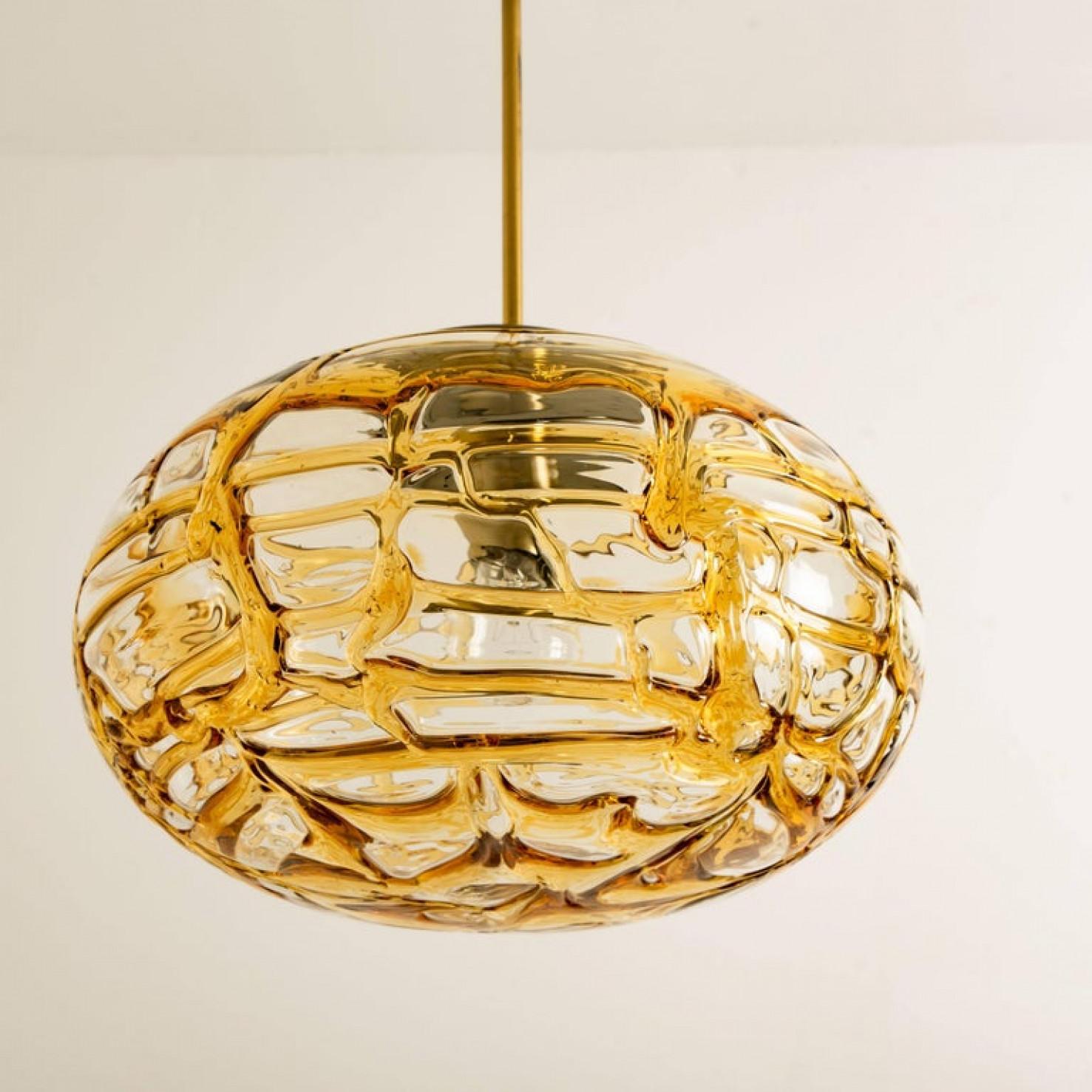 Pair of Amber Murano Glass Pendant Lamp, 1960s In Good Condition For Sale In Rijssen, NL