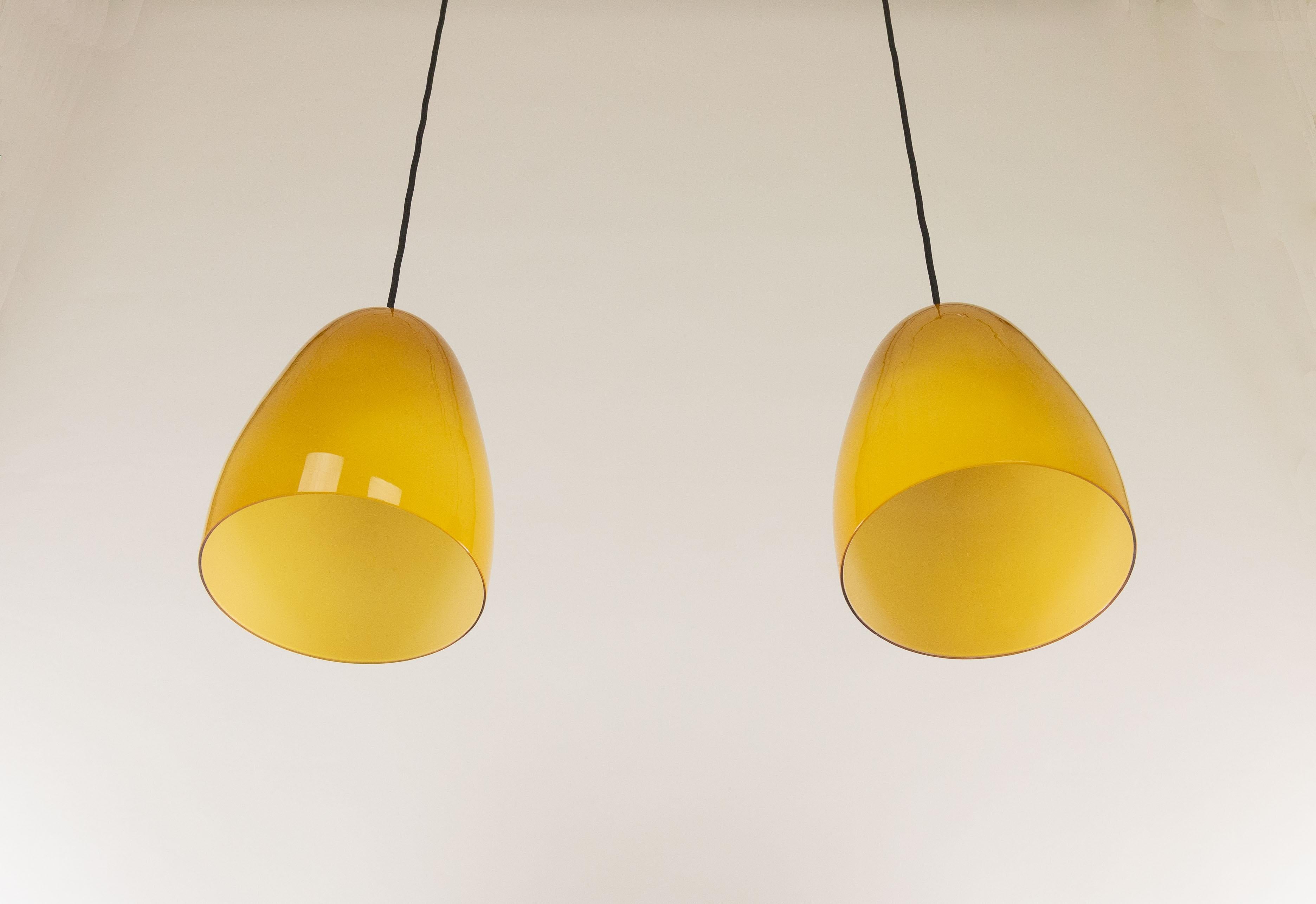 Pair of Amber Murano Pendants by Massimo Vignelli for Venini, 1950s In Good Condition In Rotterdam, NL