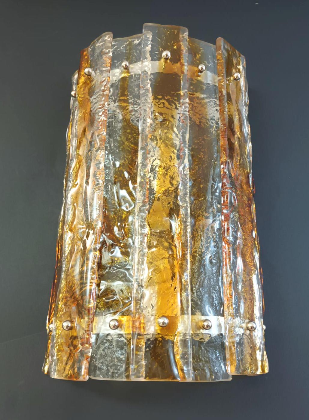 Mid-Century Modern Paire d'appliques en planches d'ambre de Mazzega en vente