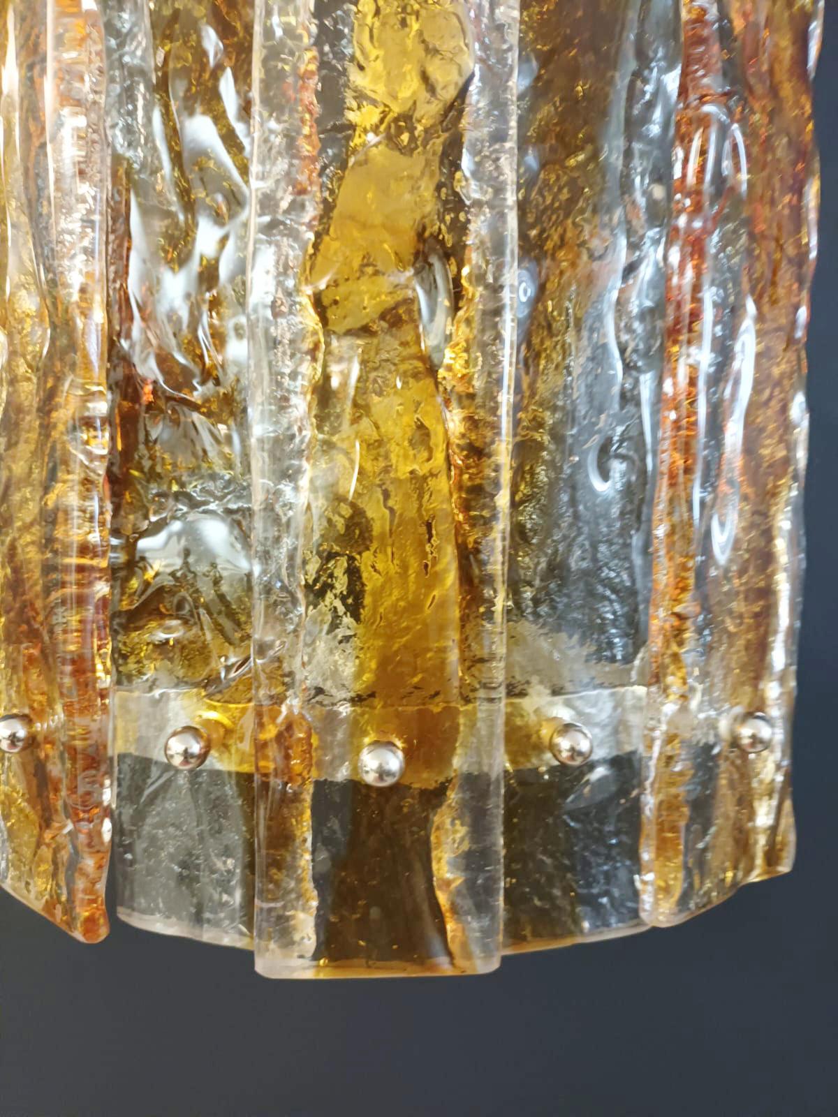 italien Paire d'appliques en planches d'ambre de Mazzega en vente