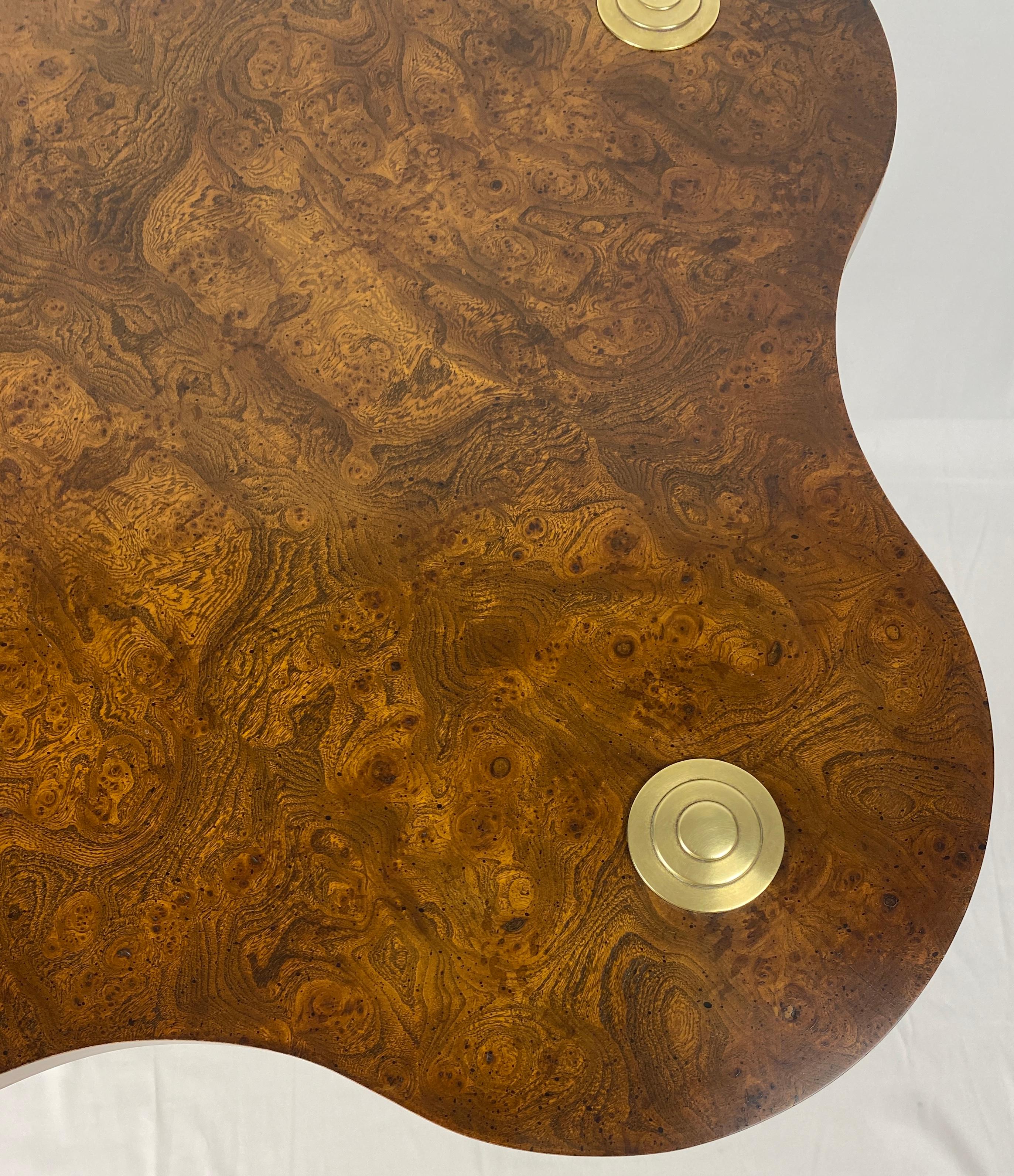 Veneer Pair of Amboyna Wood and Brass End Tables For Sale