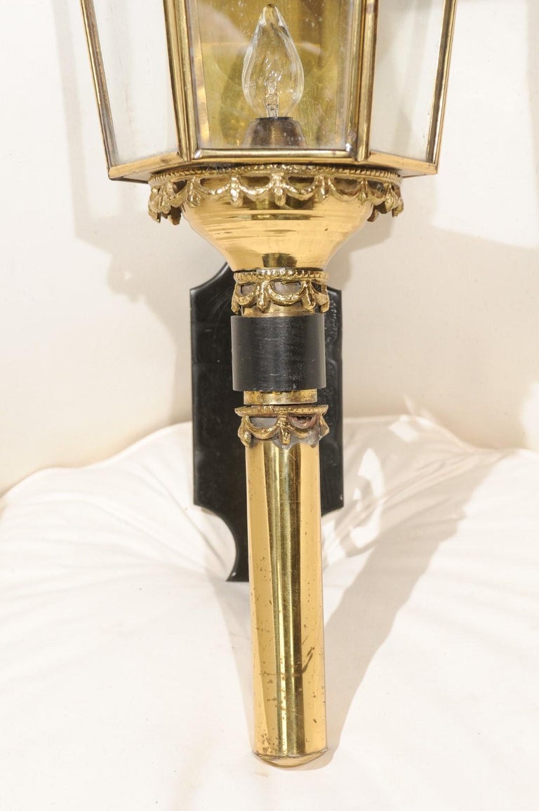 Pair of American 1900s Brass Lanterns with Eagles and Hexagonal Glass