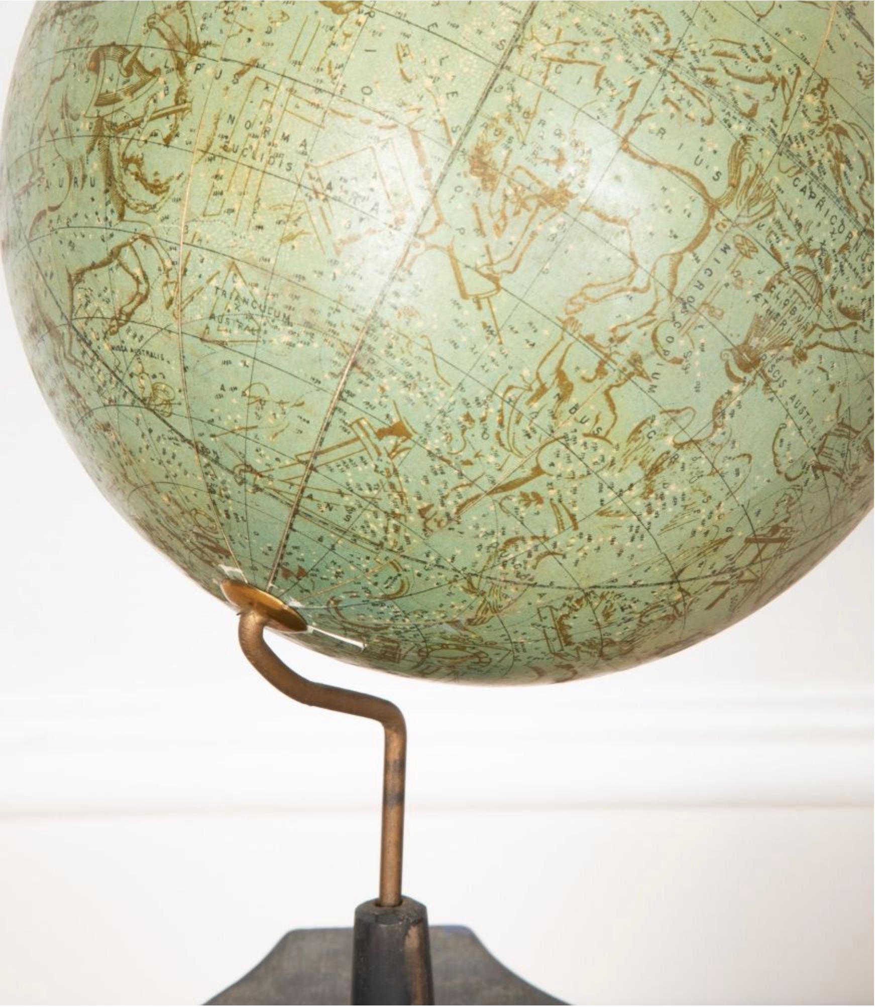 Paire de globes américains du 20e siècle Bon état - En vente à Haywards Heath, GB