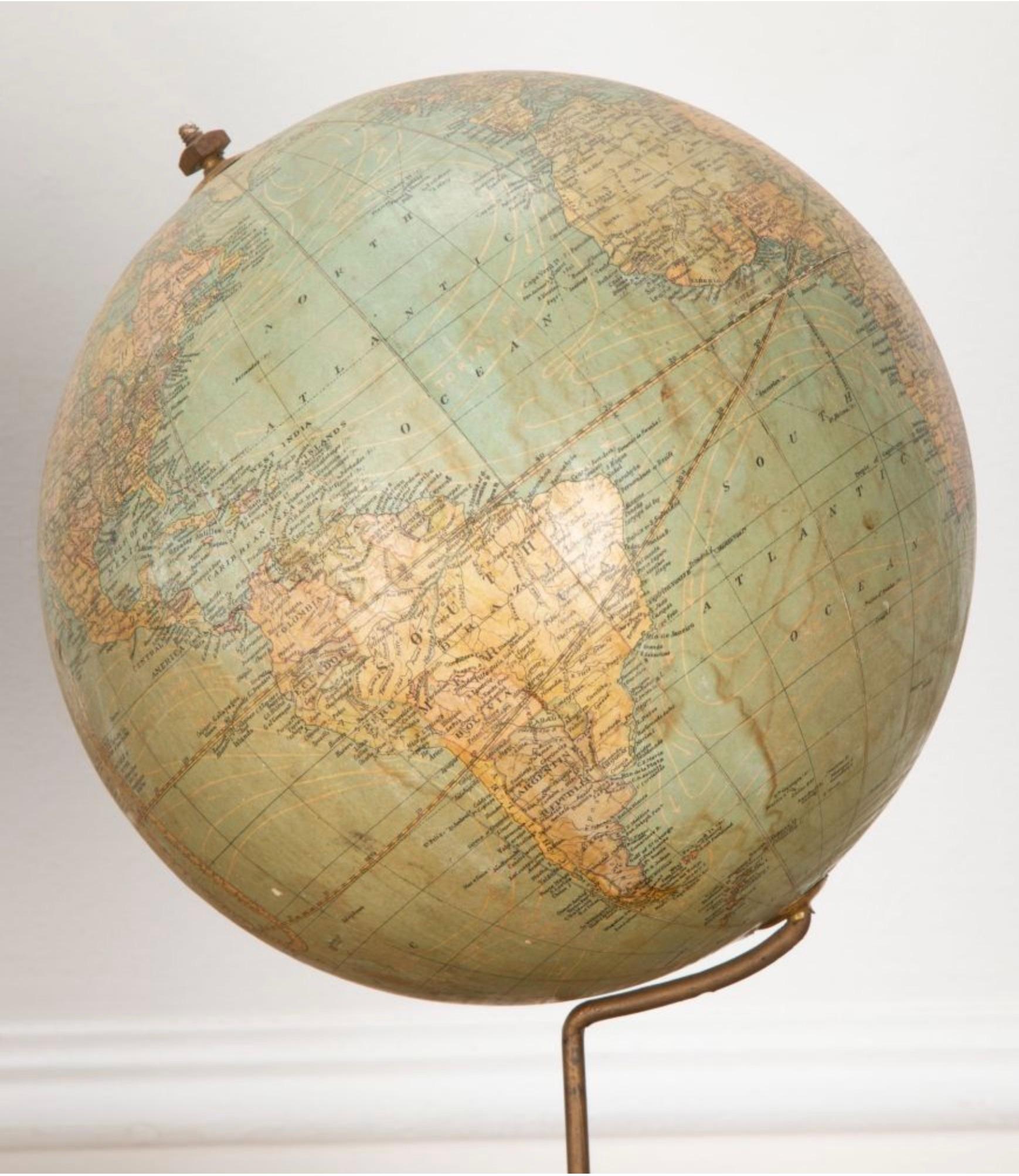 Pin Paire de globes américains du 20e siècle en vente