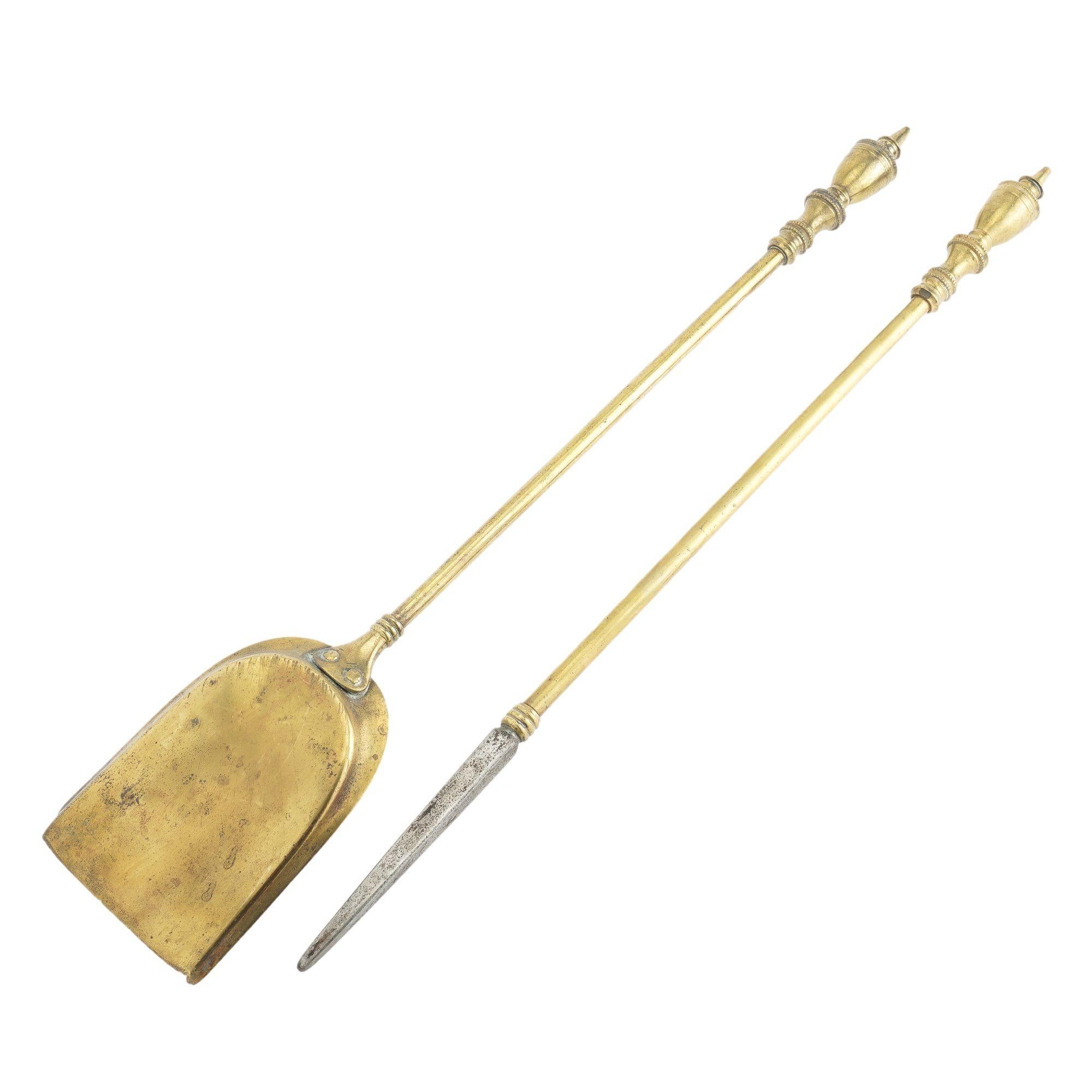 Pair of American Academic Revival brass fire tools, c. 1950 In Good Condition For Sale In Kenilworth, IL