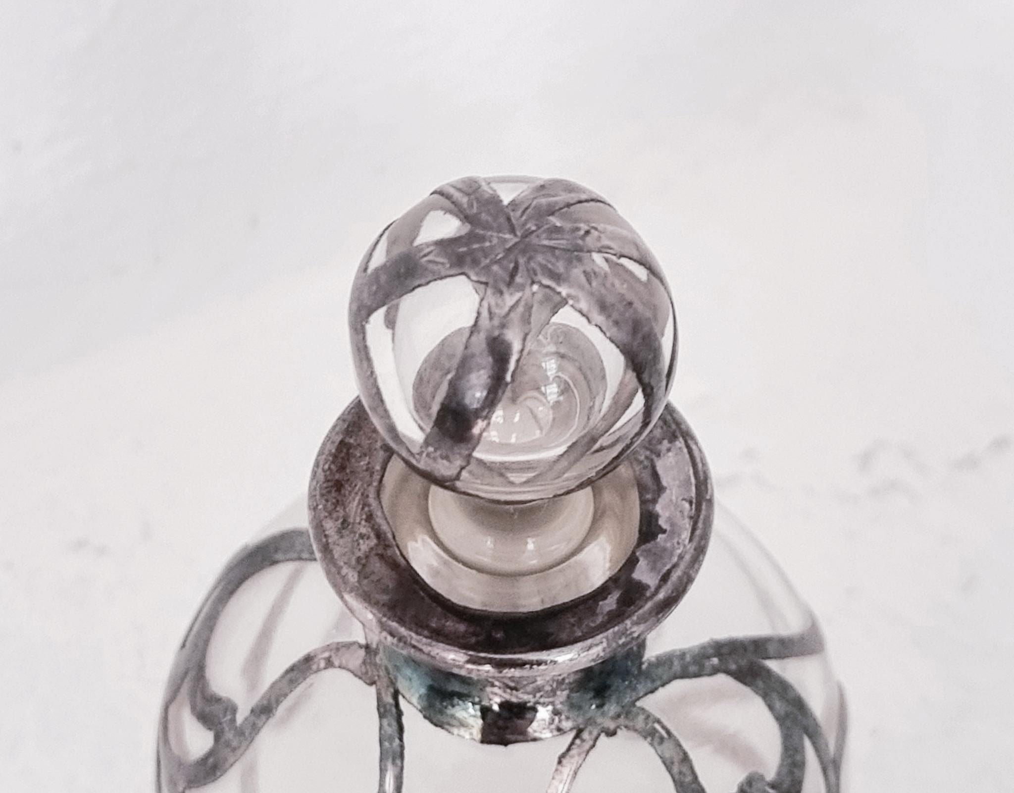 20th Century Pair of American Alvin Fine Silver Overlay Glass Perfume Bottles Art Nouveau