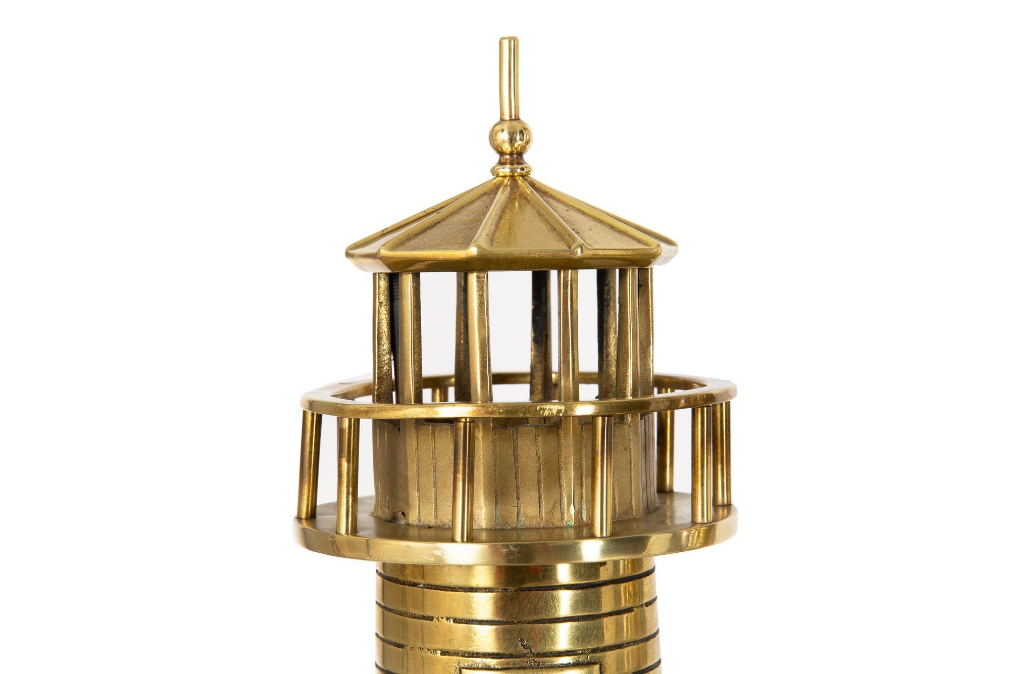 Paar amerikanische antike Lighthouse-Feuerböcke aus Messing von Rostand 2