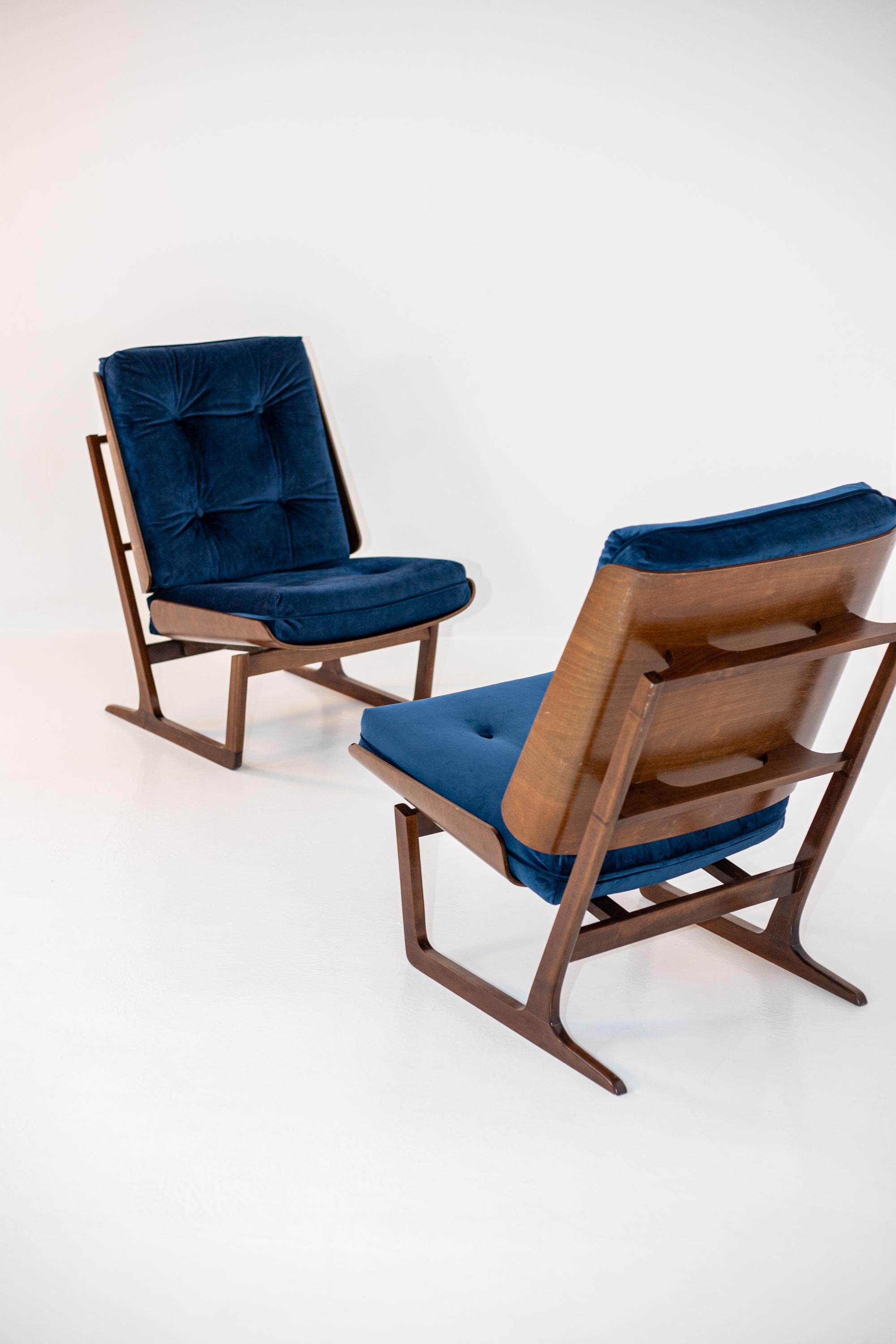 Mid-20th Century Pair of American Armchairs in Wood and Blue Velvet