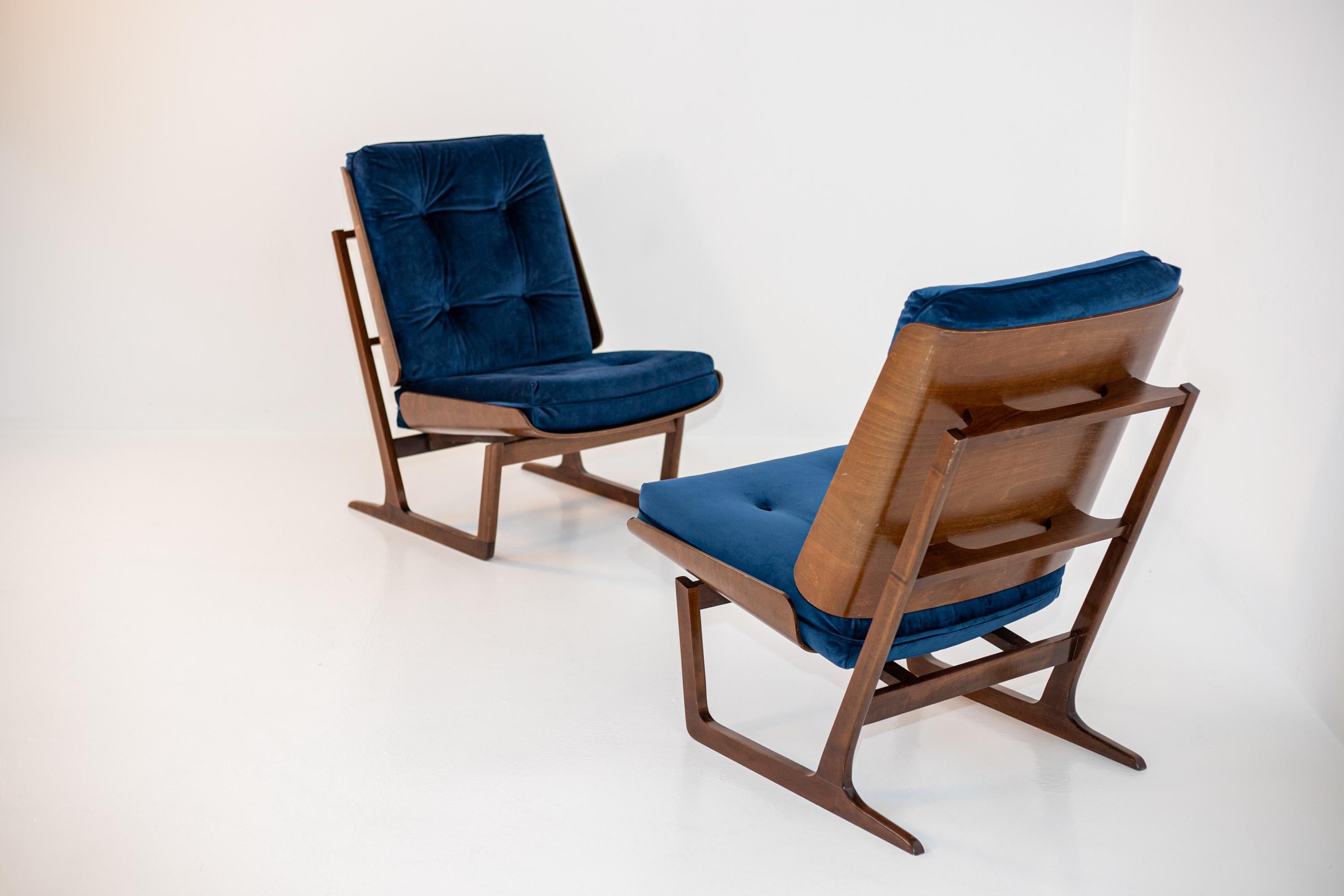 Pair of American Armchairs in Wood and Blue Velvet 1