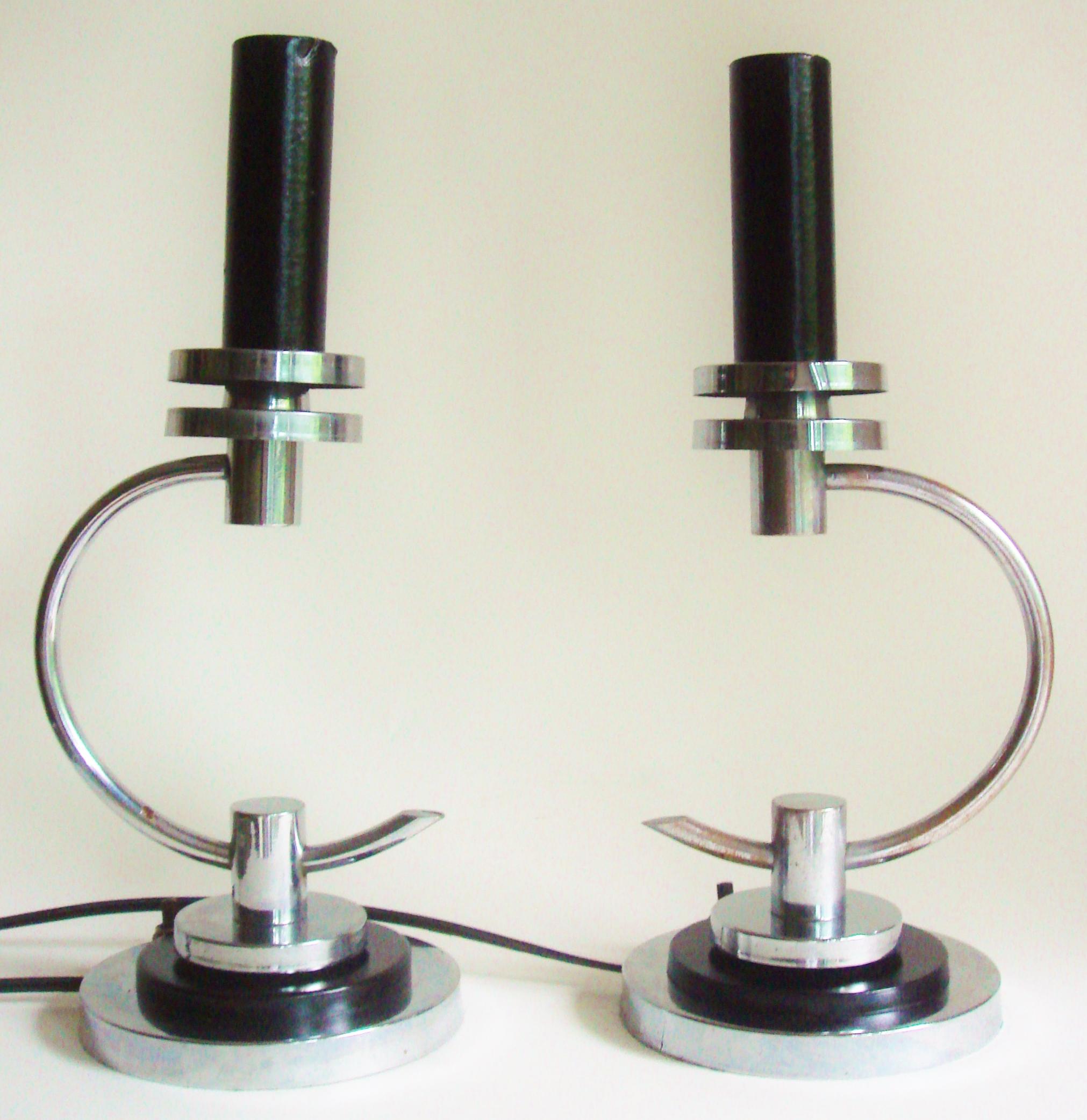 Metal Pair of American Art Deco Chrome and Black Enamel Candle-Form Table Lamps For Sale
