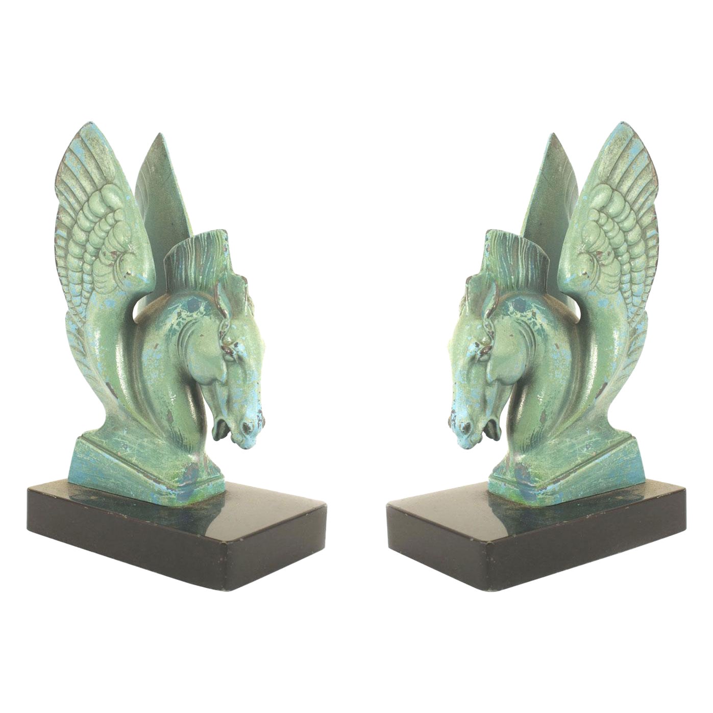 Pair of American Art Deco Patinated Copper Pegasus Bookends en vente