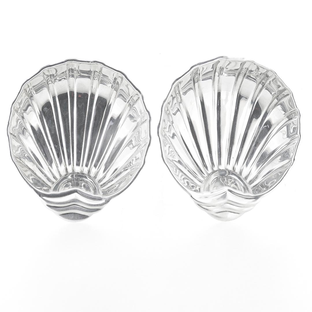 20th Century Pair of American Art Deco Shell Shaped Sterling Silver Nut Dishes by Rogers For Sale