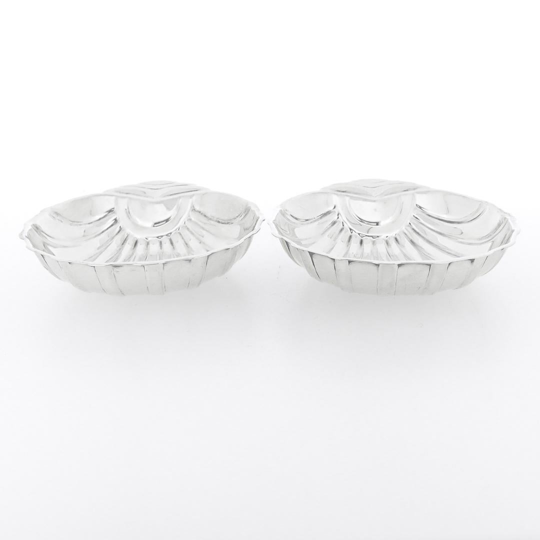 Pair of American Art Deco Shell Shaped Sterling Silver Nut Dishes by Rogers For Sale 3