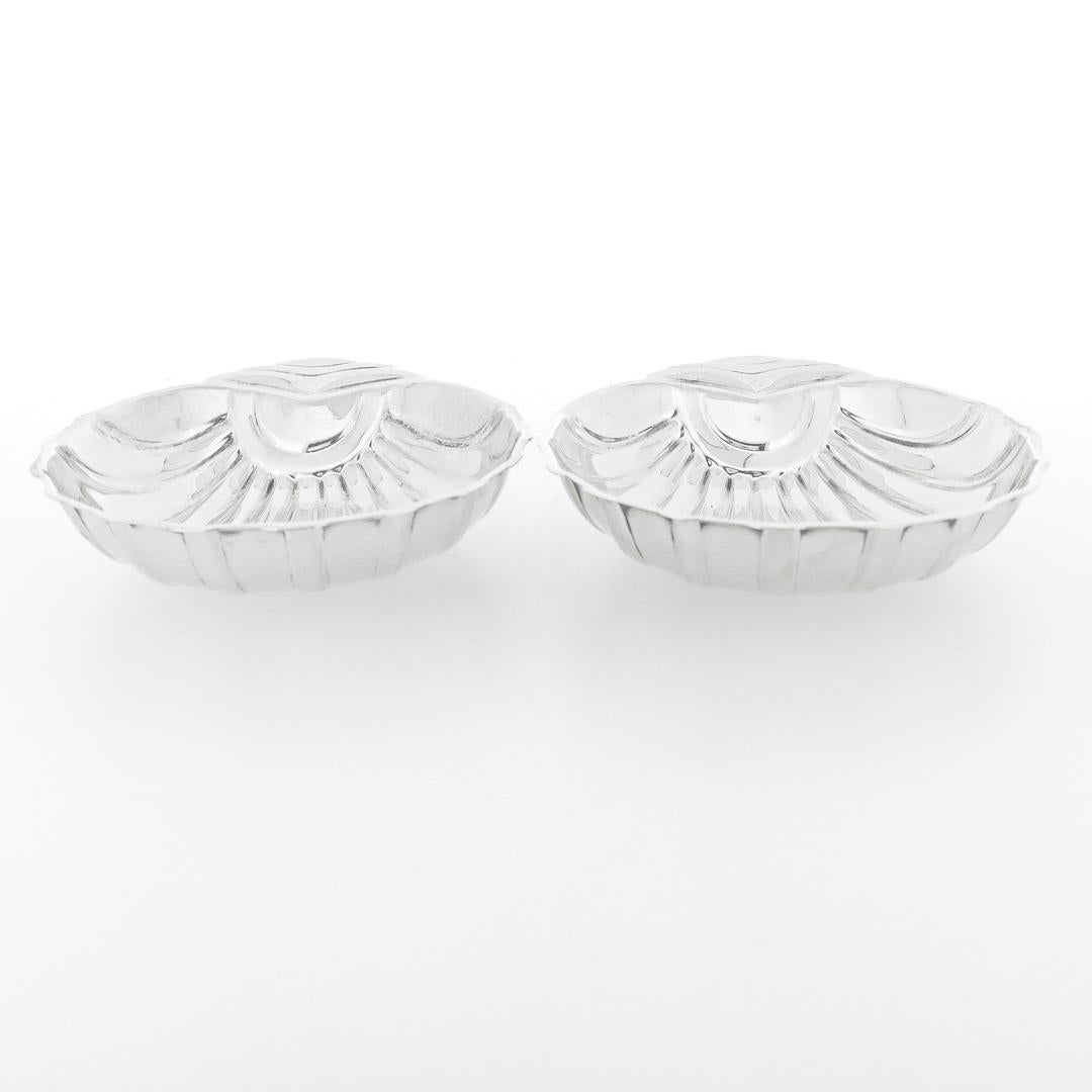 Pair of American Art Deco Shell Shaped Sterling Silver Nut Dishes by Rogers For Sale 4