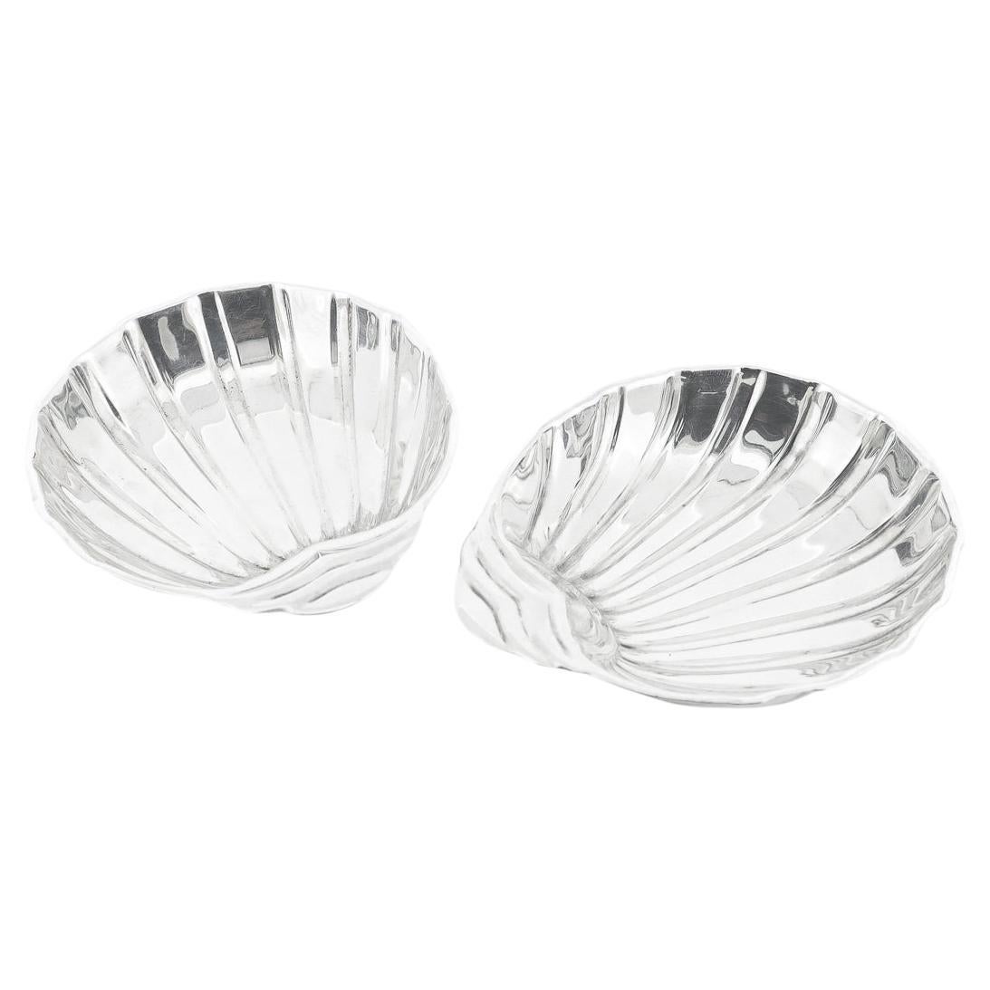 Pair of American Art Deco Shell Shaped Sterling Silver Nut Dishes by Rogers For Sale